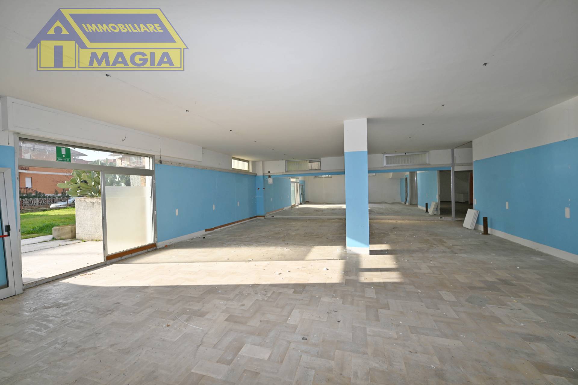 Locale commerciale in vendita a Castel di Lama