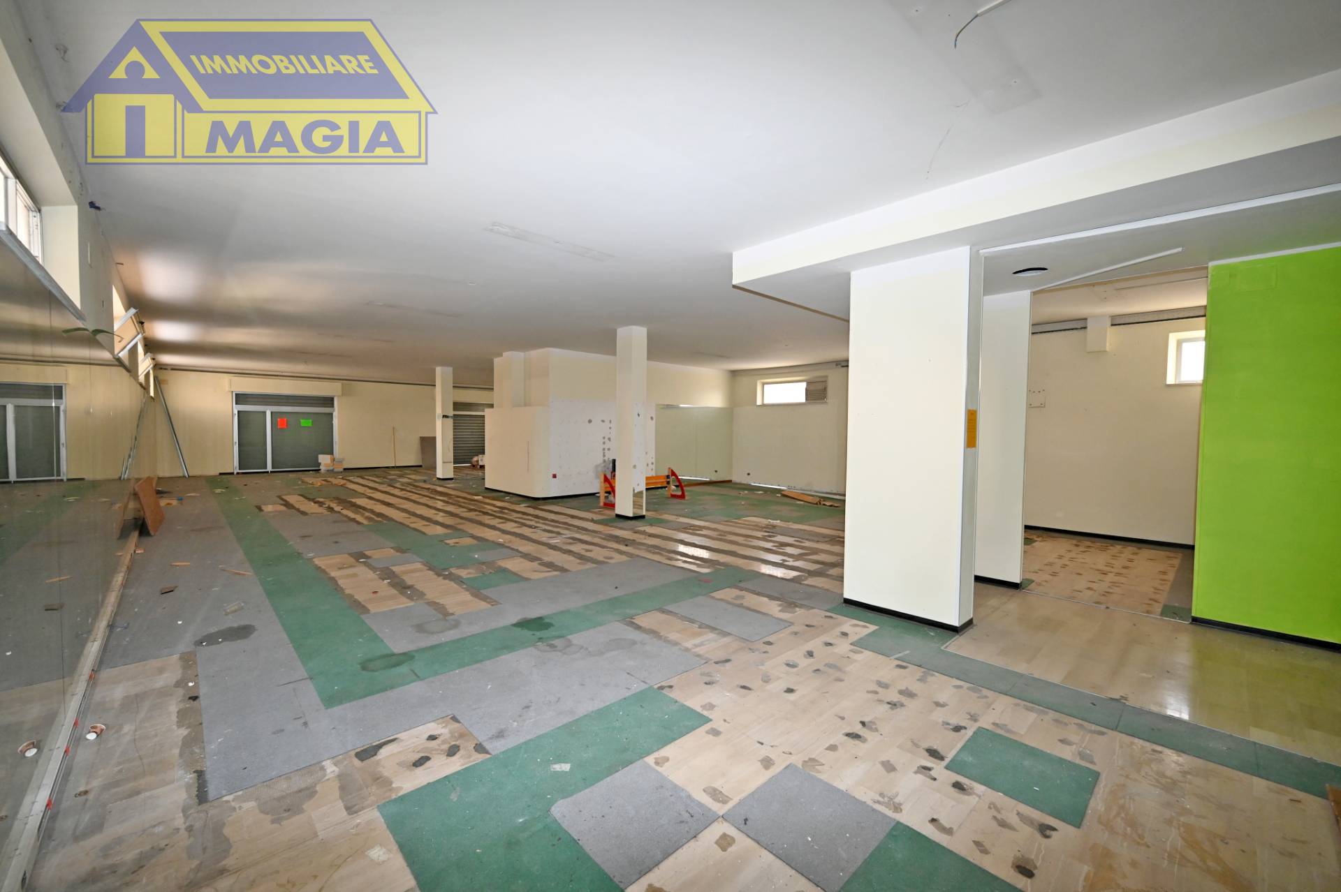 Locale commerciale in vendita a Castel di Lama