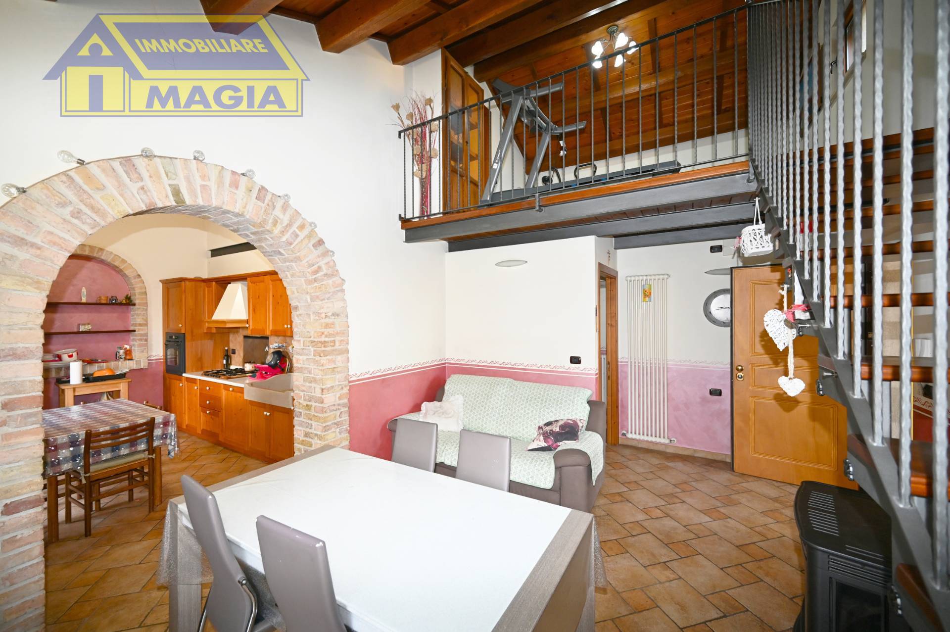 Villa in vendita a Appignano del Tronto