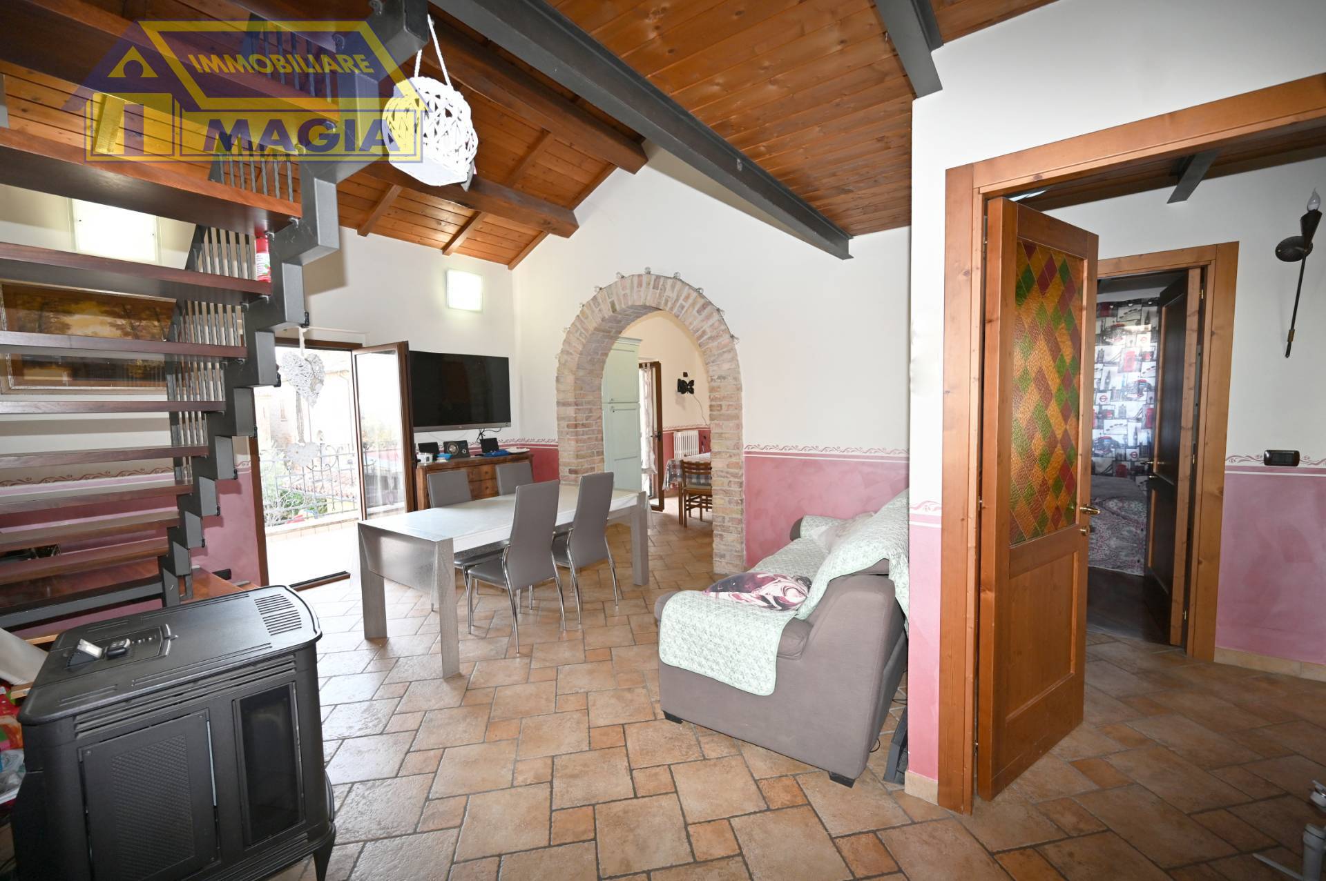 Villa in vendita a Appignano del Tronto