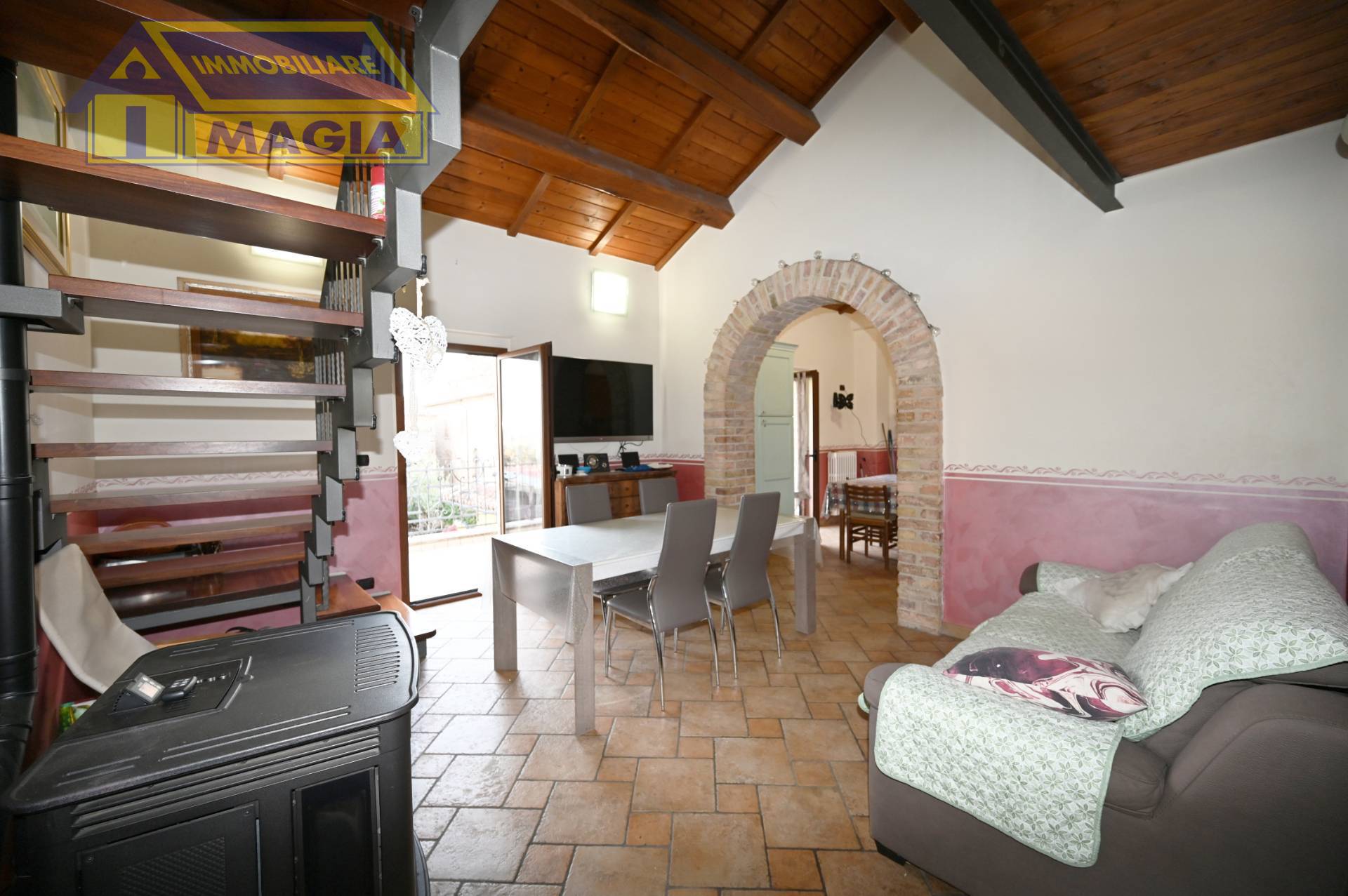 Villa in vendita a Appignano del Tronto