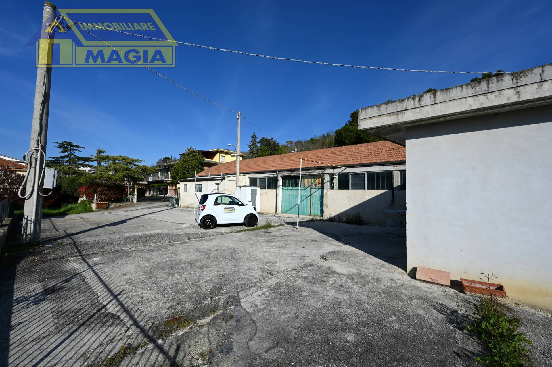 Capannone in vendita a Colli del Tronto