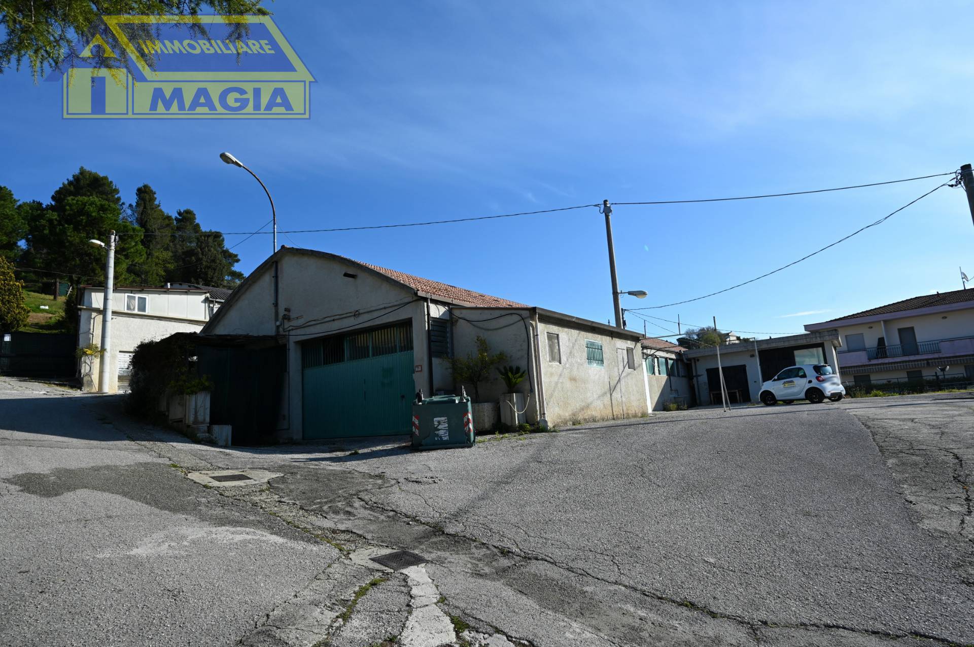 Capannone in vendita a Colli del Tronto