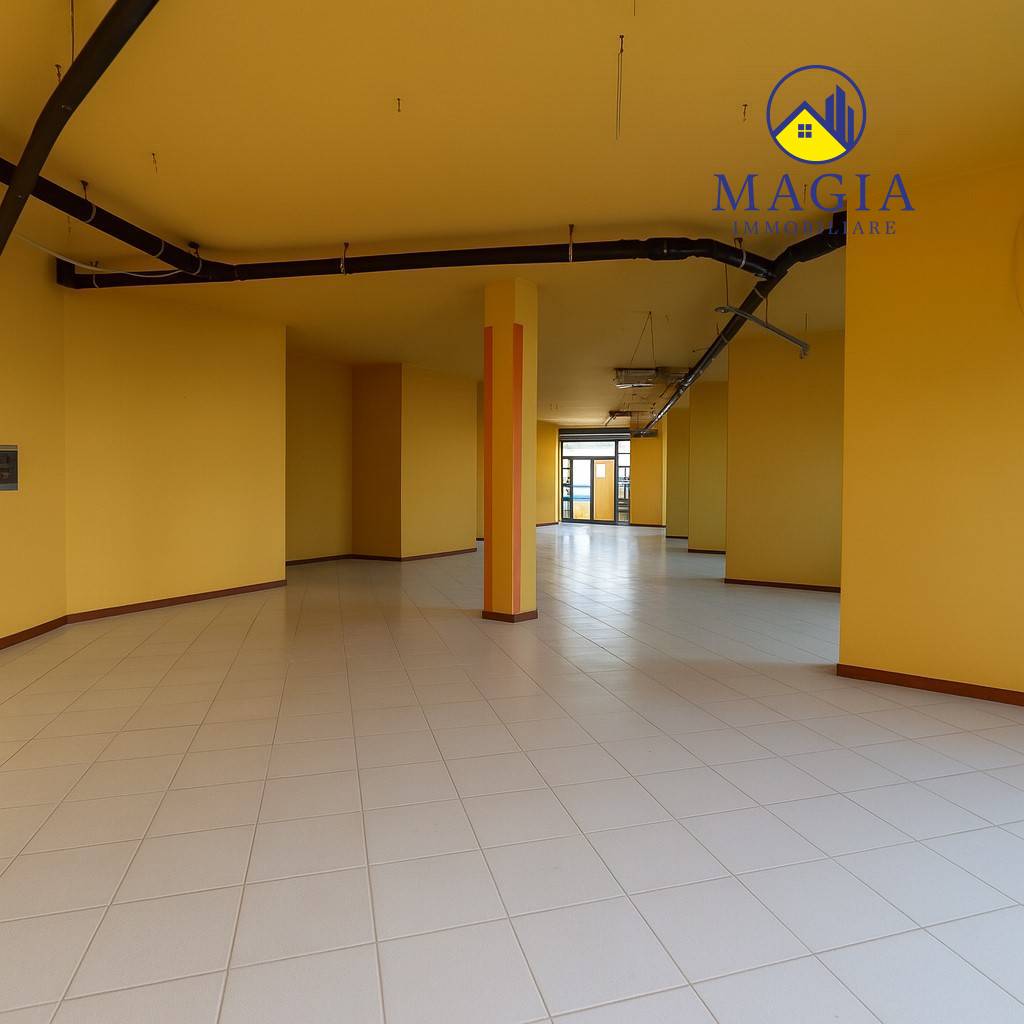 Locale commerciale in vendita a Grottammare, Residenziale Nord