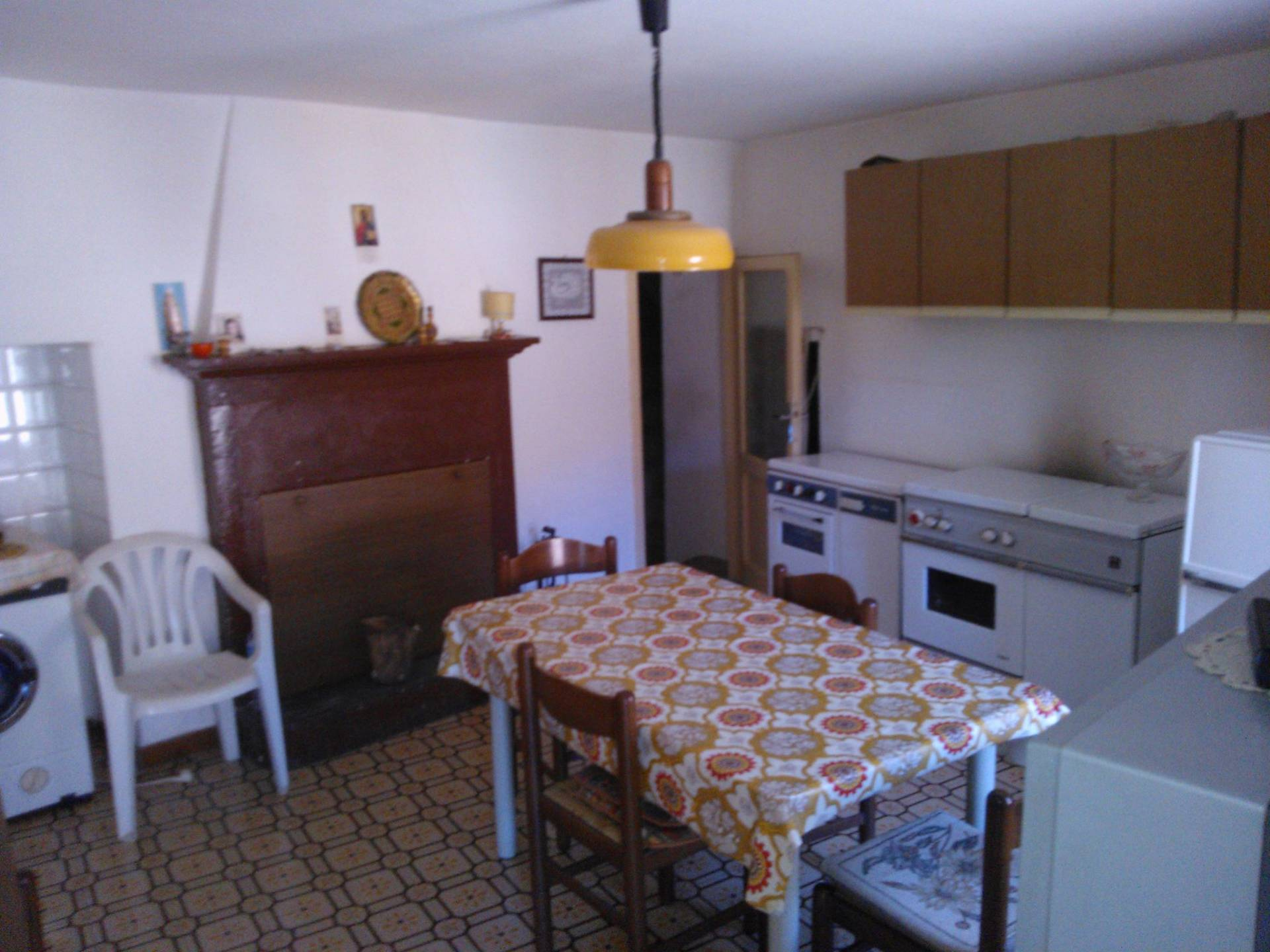 Casa Indipendente in vendita a Cantiano, Chiaserna