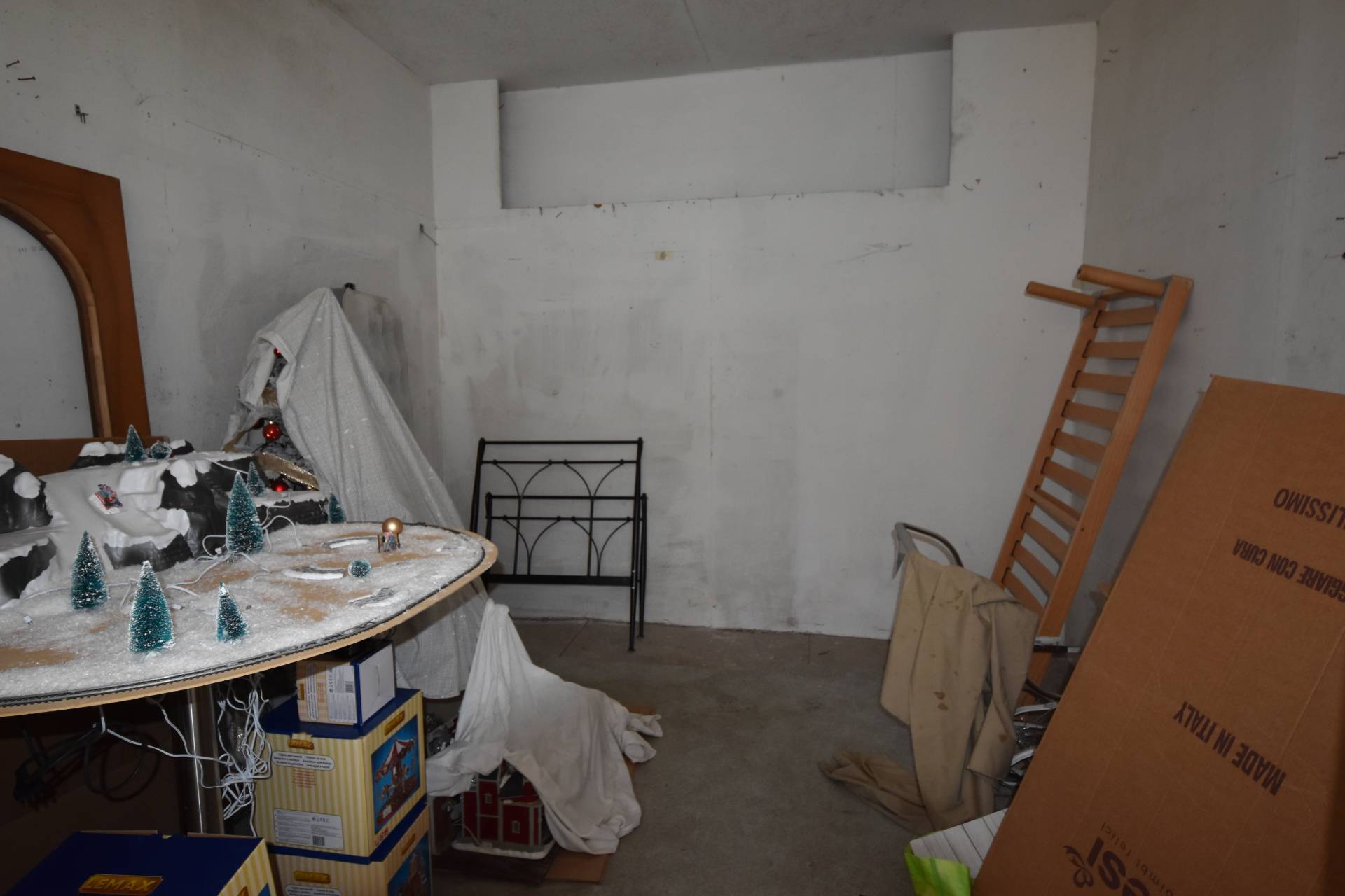 Locale commerciale in vendita a San Benedetto del Tronto, Porto d'Ascoli