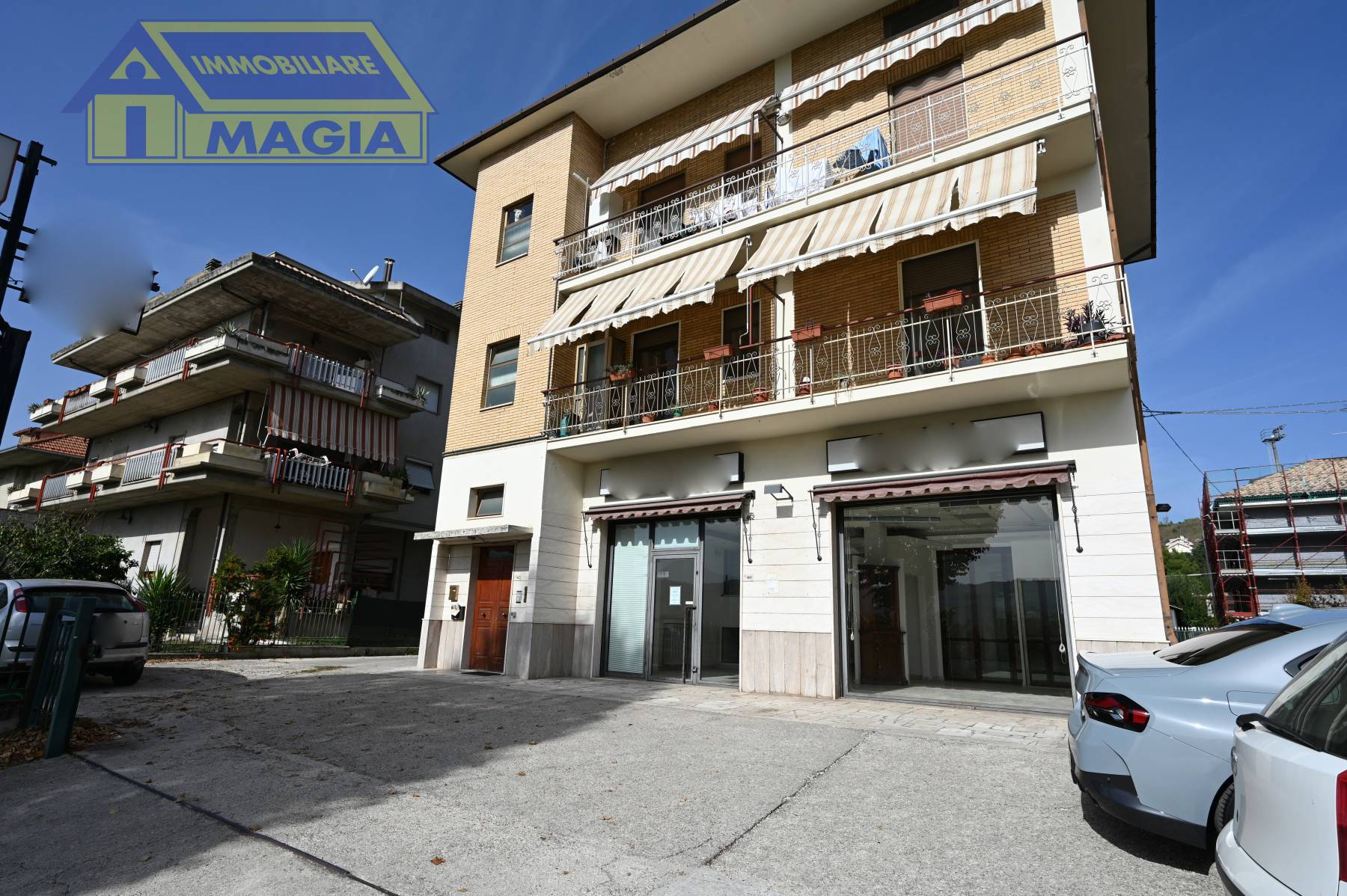 Locale commerciale in vendita a Castel di Lama, Castel di Lama Basso