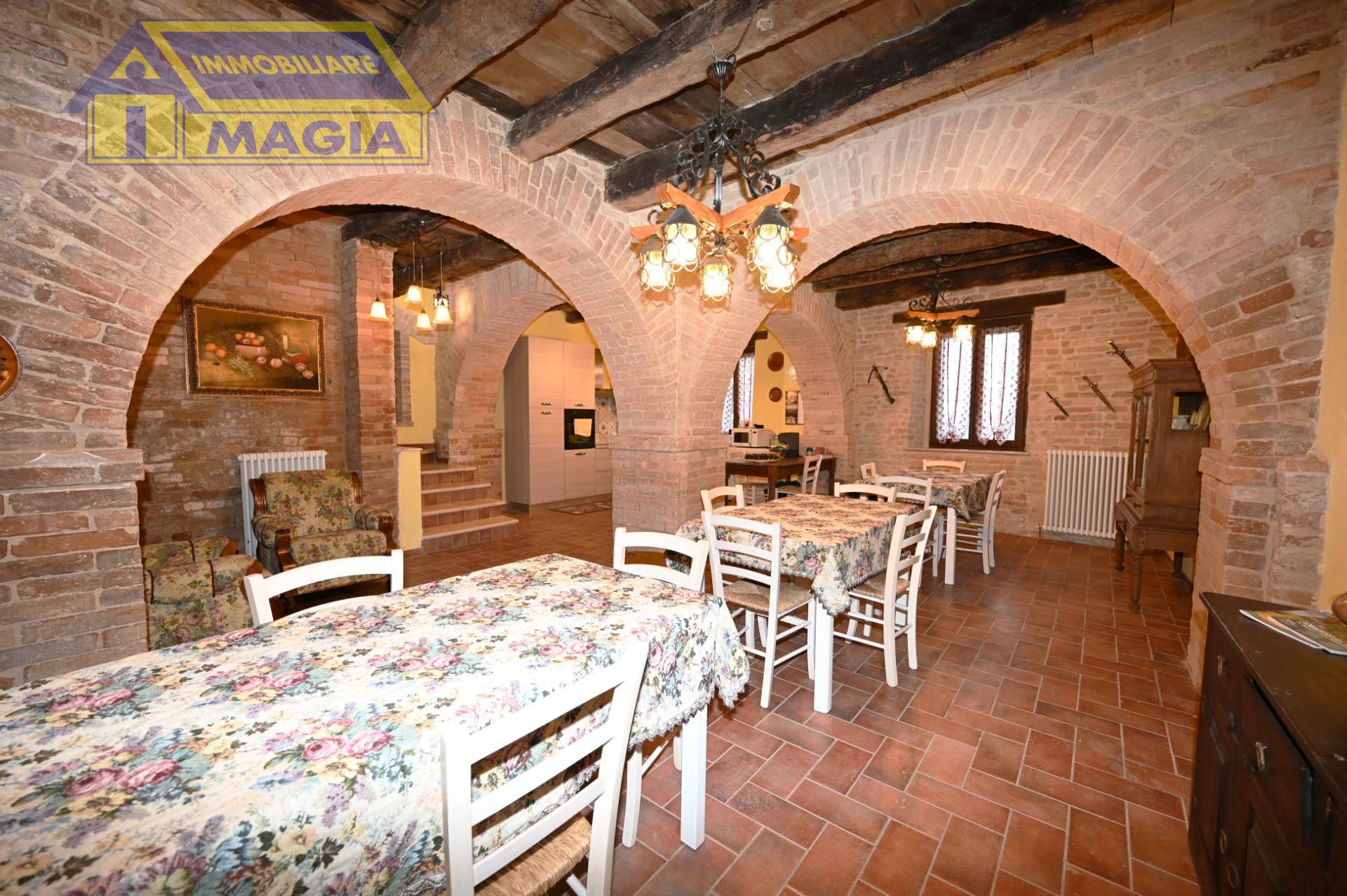 Casa Indipendente in vendita a Castignano