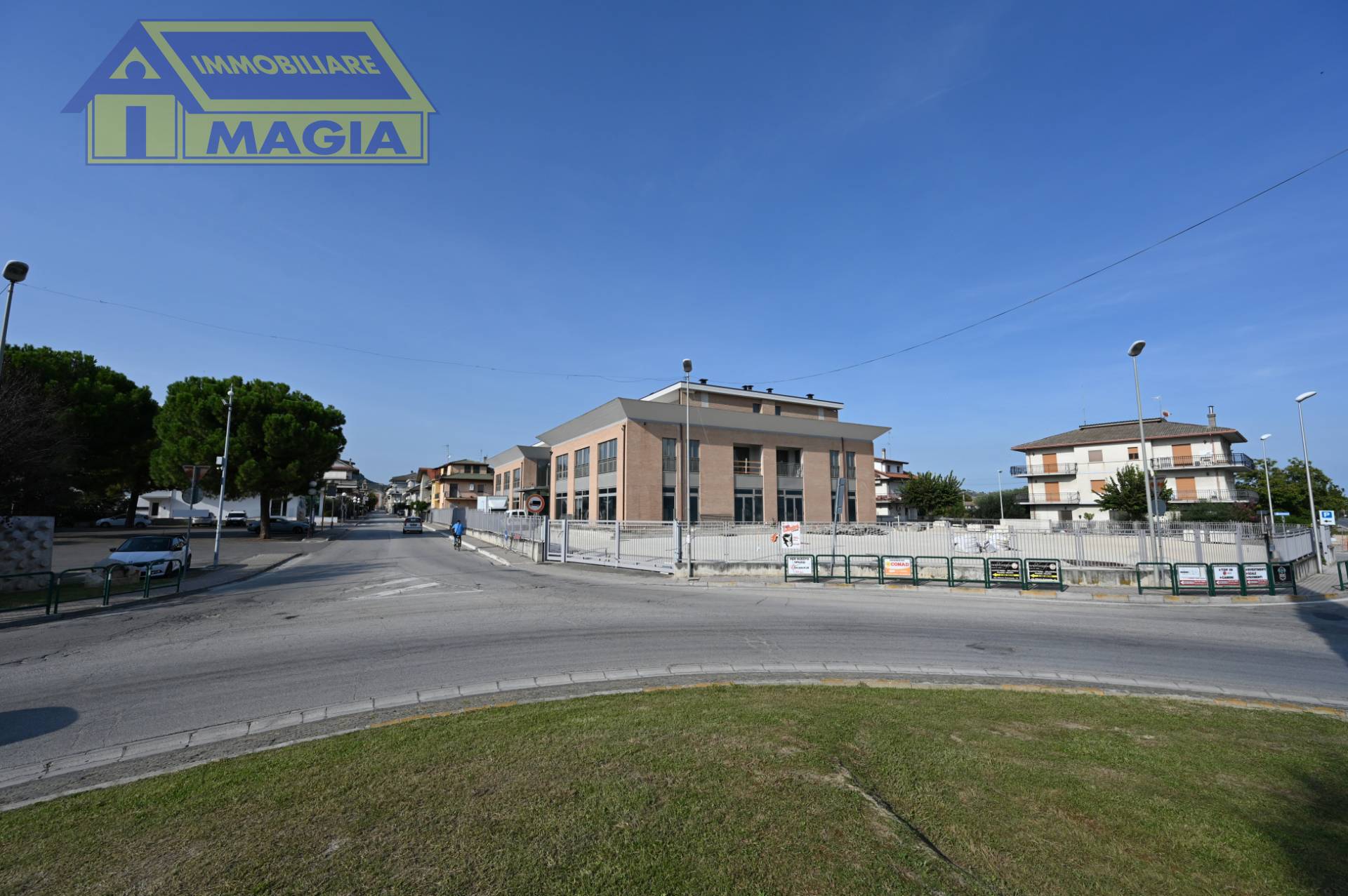 Locale commerciale in vendita a Spinetoli, Pagliare del Tronto