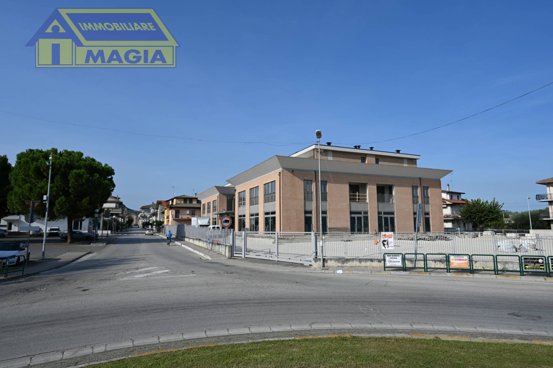 Locale commerciale in vendita a Spinetoli, Pagliare del Tronto