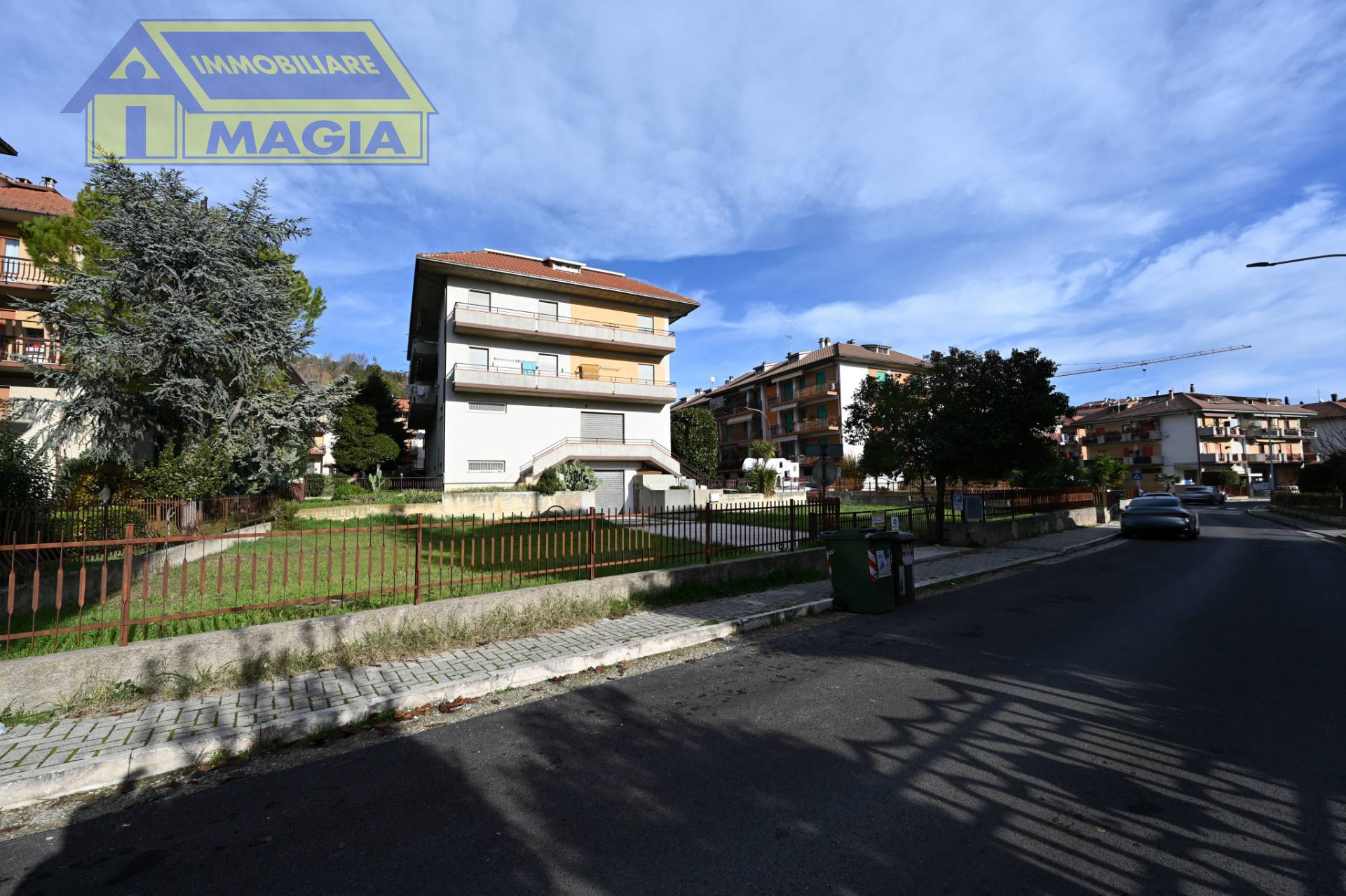 Locale commerciale in vendita a Castel di Lama