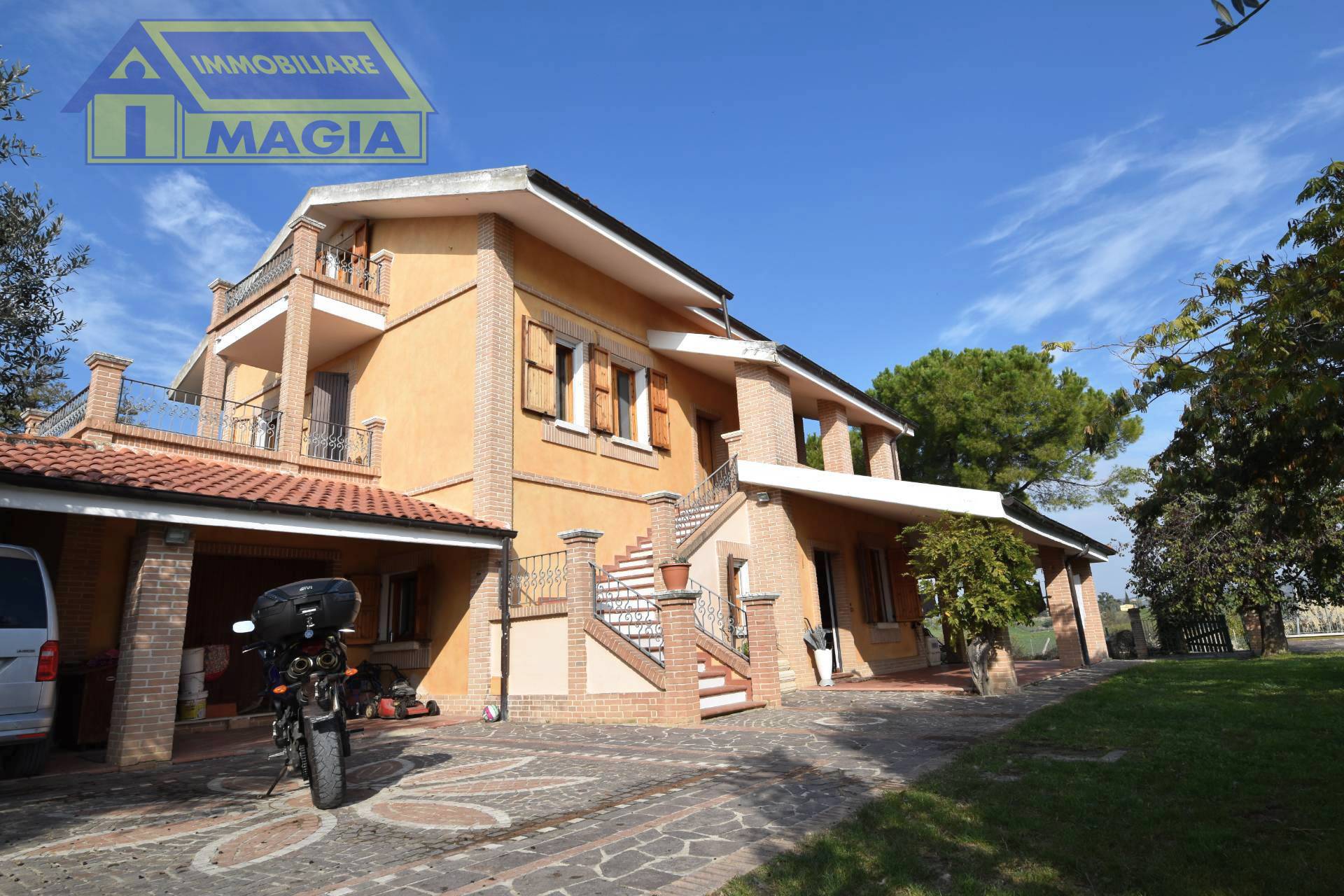 Villa in vendita a Acquaviva Picena, Forola