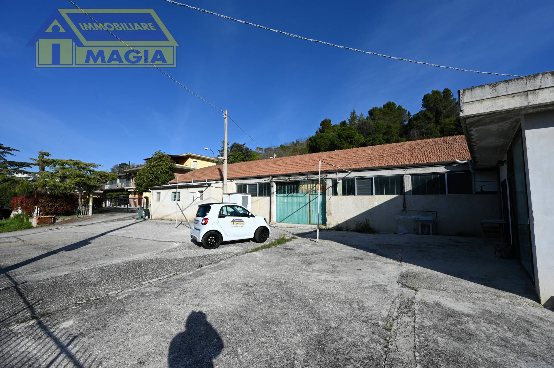 Capannone in vendita a Colli del Tronto