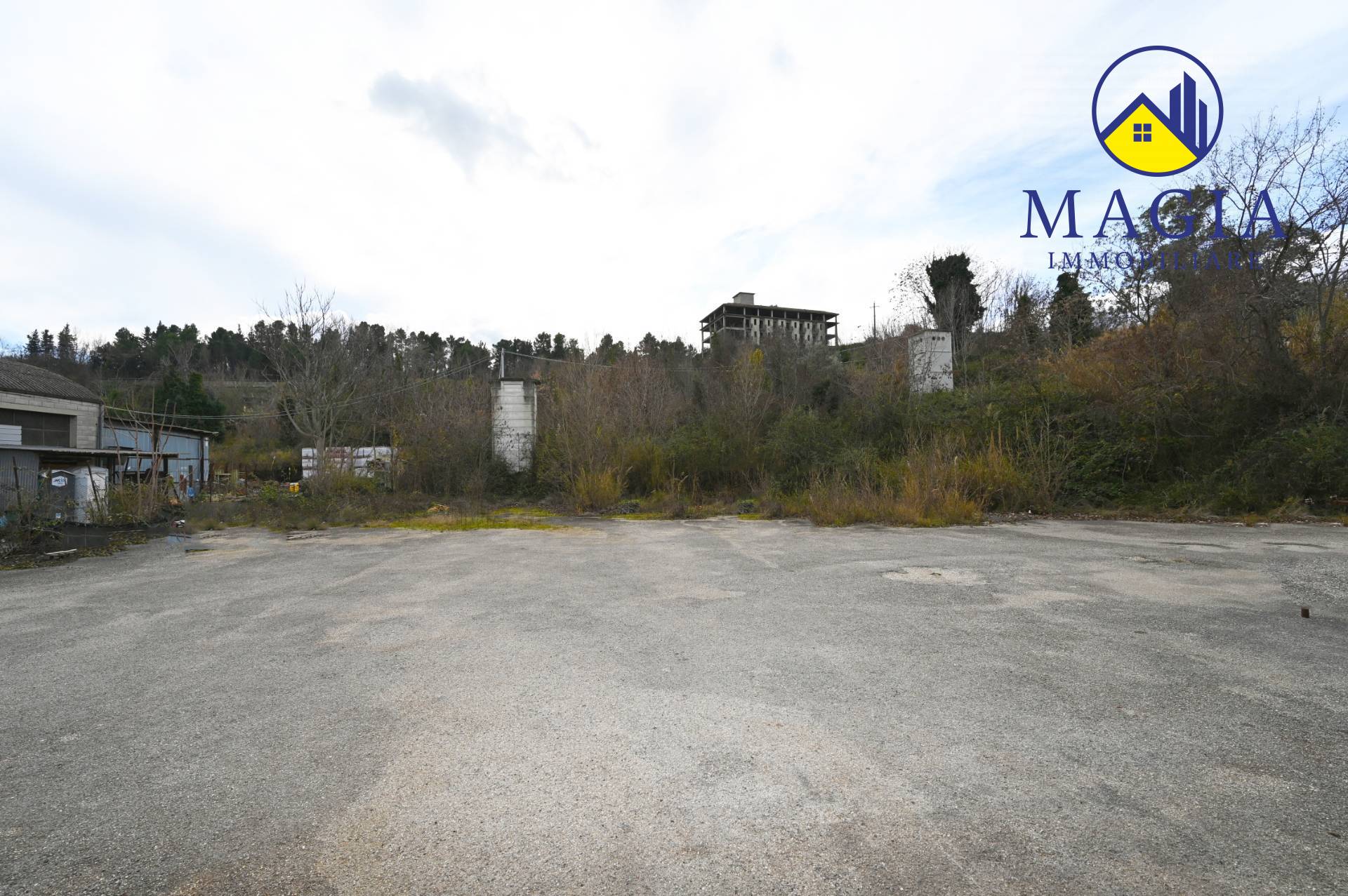 Capannone in vendita a Maltignano