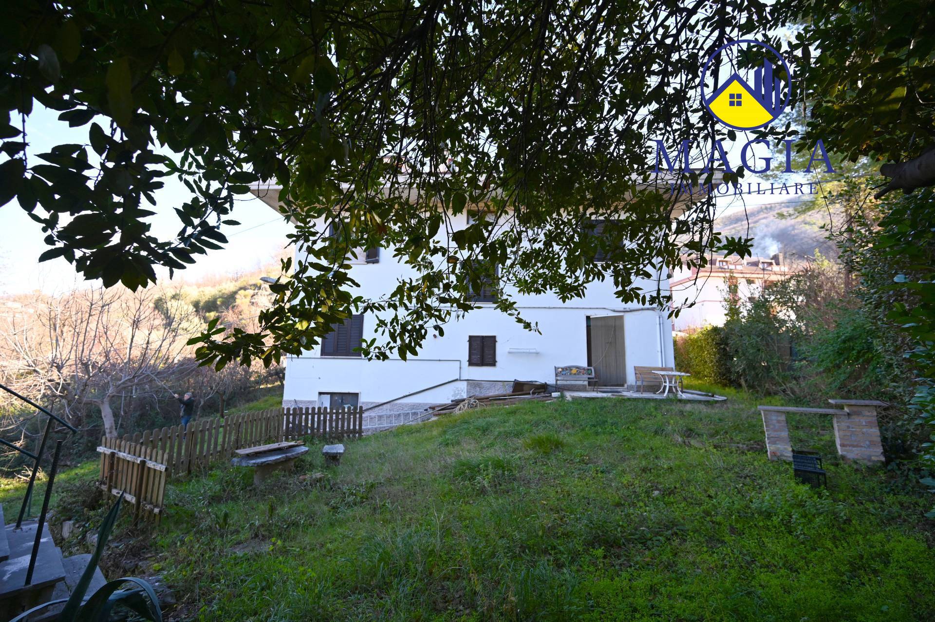 Casa singola in vendita a Ascoli Piceno, Castel Trosino