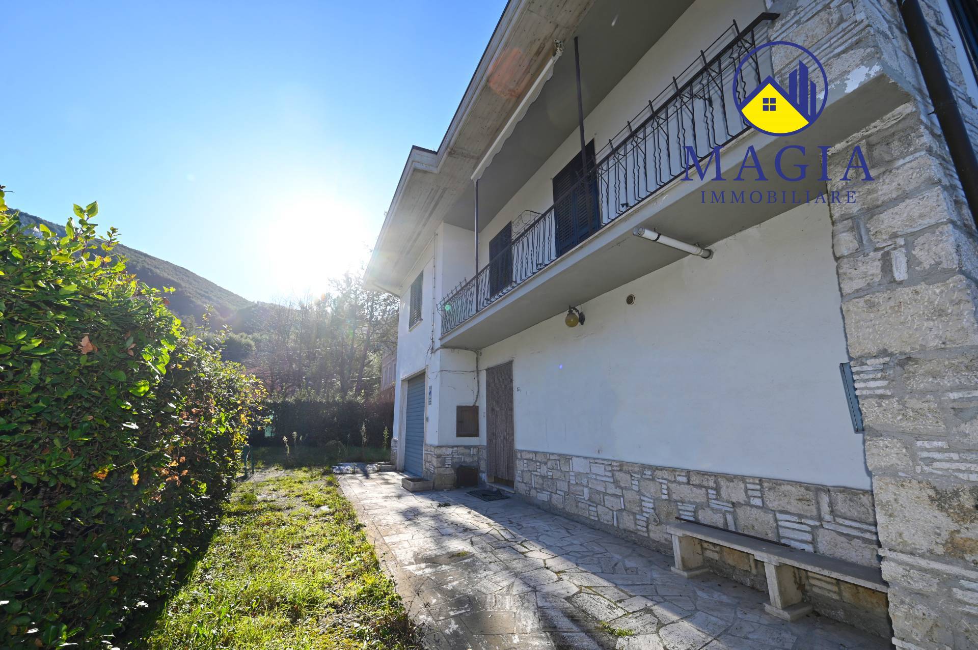 Casa singola in vendita a Ascoli Piceno, Castel Trosino