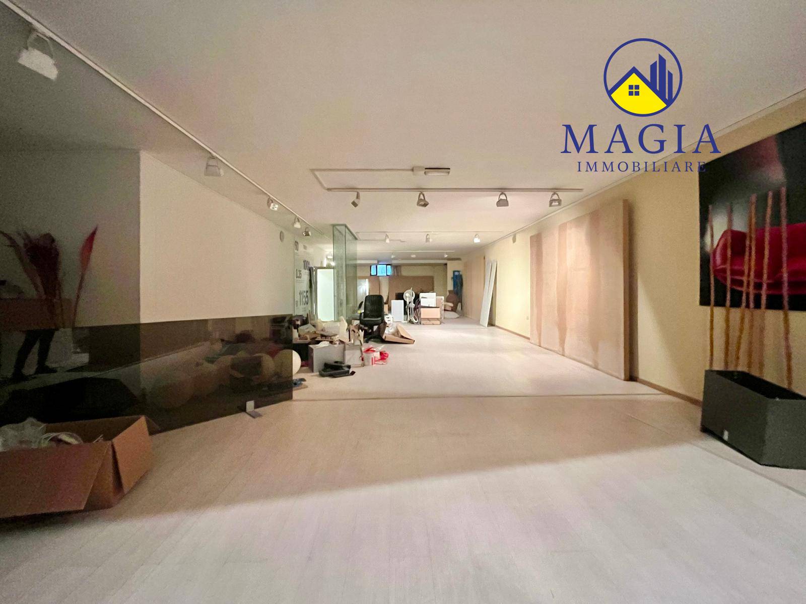 Deposito in vendita a San Benedetto del Tronto, Porto d'Ascoli