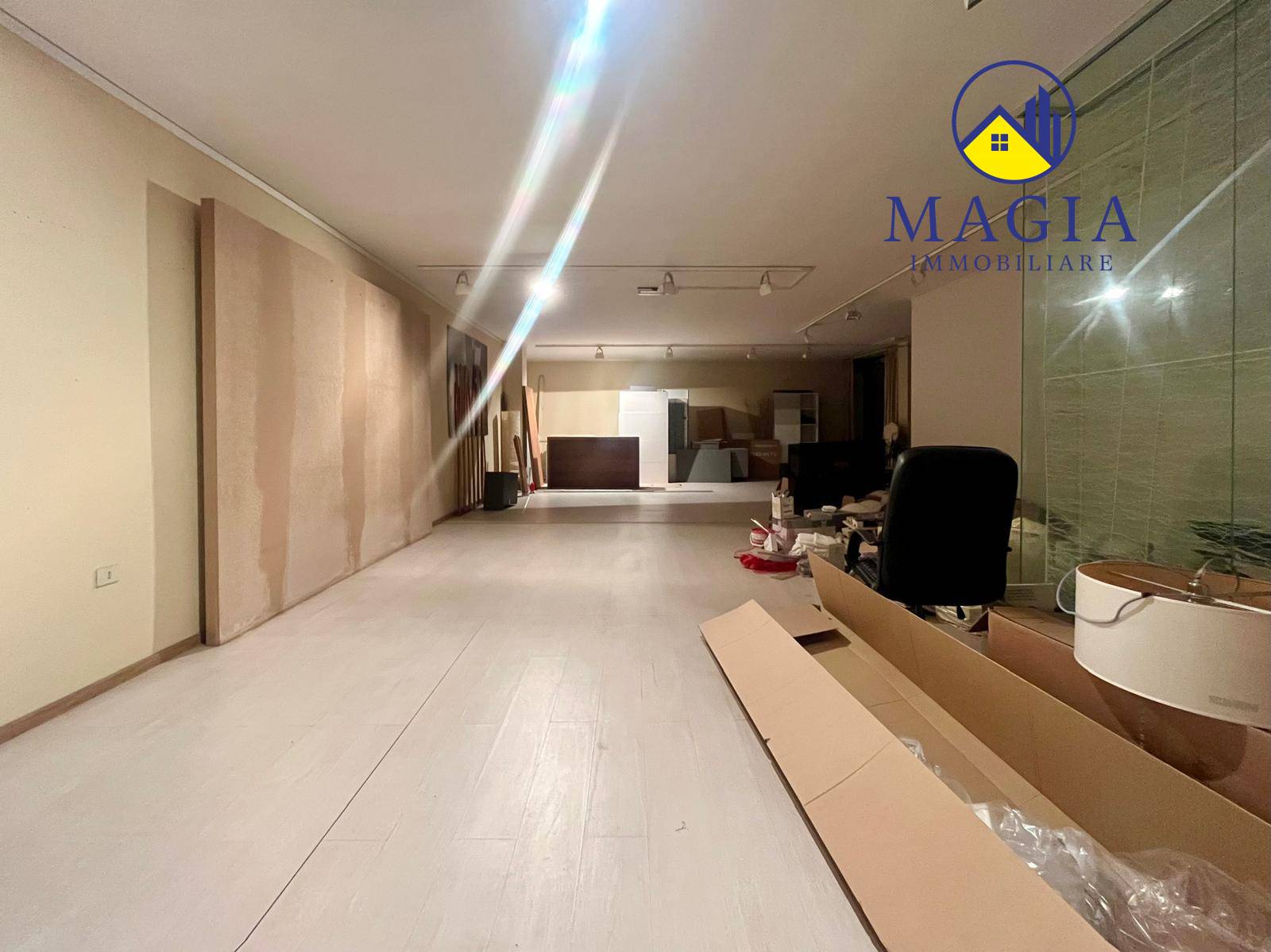 Deposito in vendita a San Benedetto del Tronto, Porto d'Ascoli