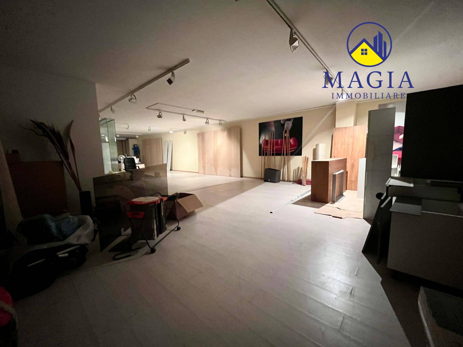 Deposito in vendita a San Benedetto del Tronto, Porto d'Ascoli