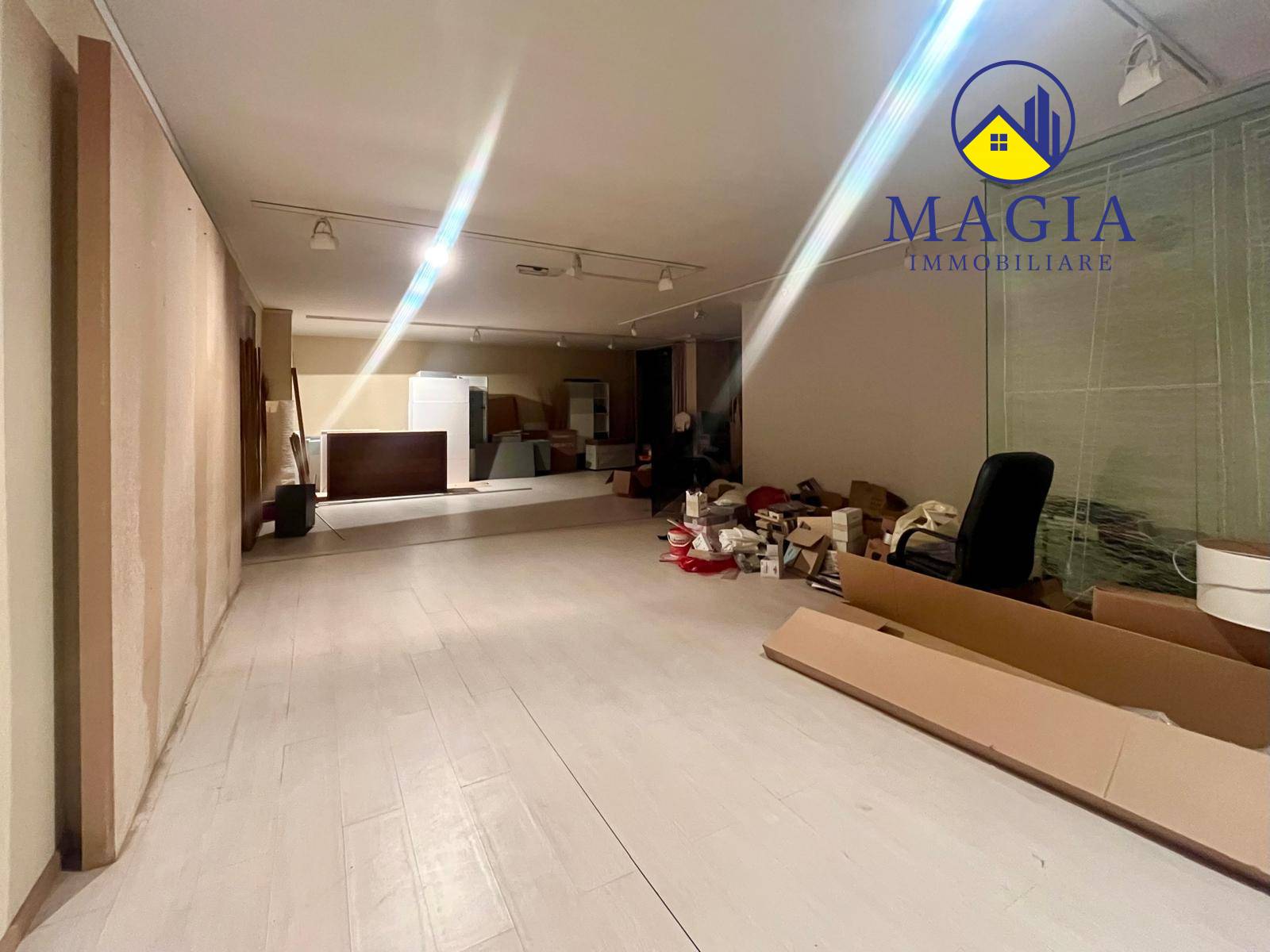 Deposito in vendita a San Benedetto del Tronto, Porto d'Ascoli