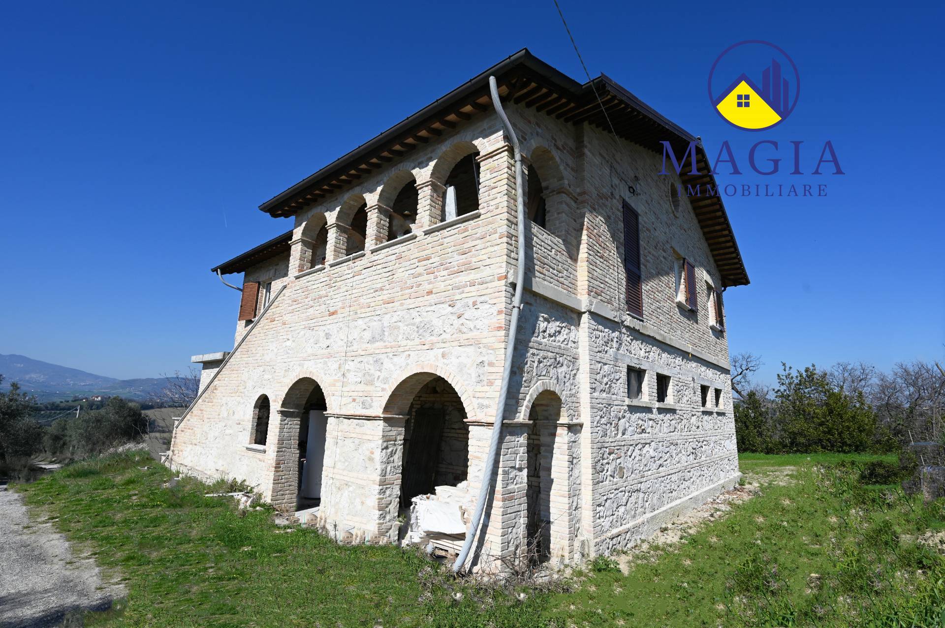 Rustico/Casale in vendita a Castorano