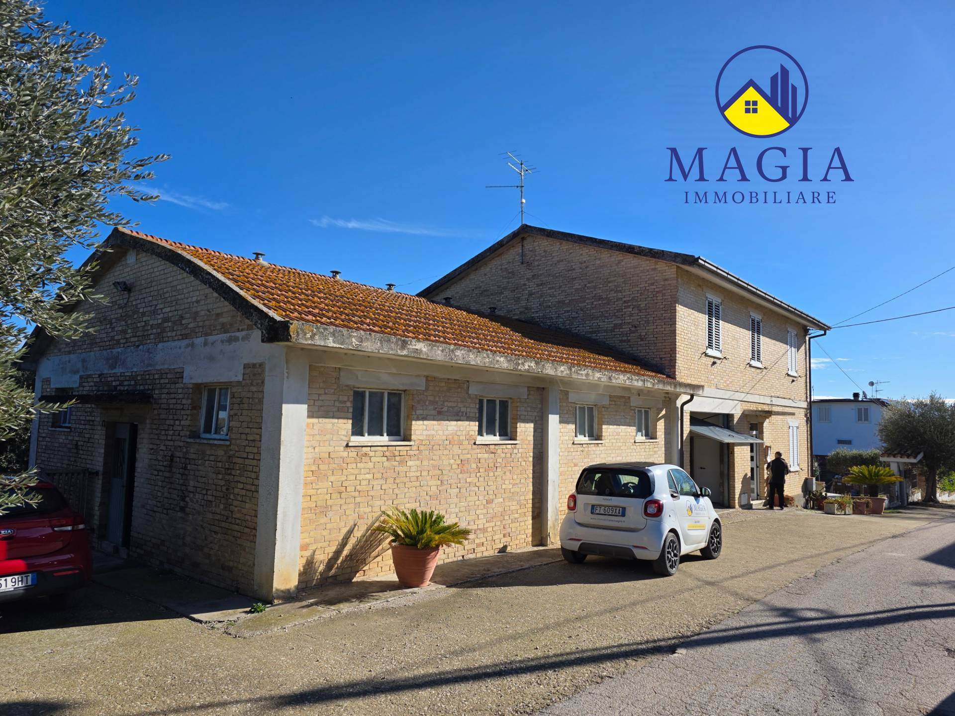 Rustico/Casale in vendita a Castel di Lama, Piattoni