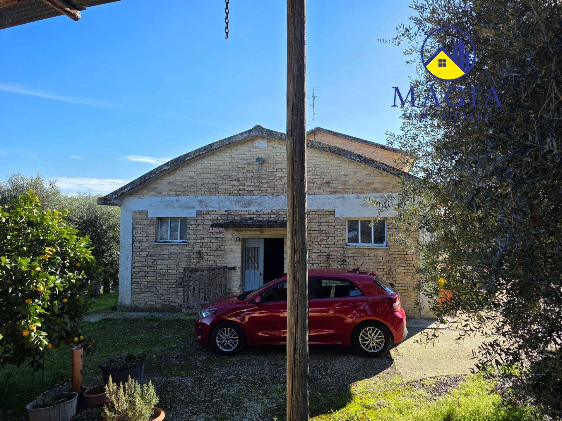 Rustico/Casale in vendita a Castel di Lama, Piattoni