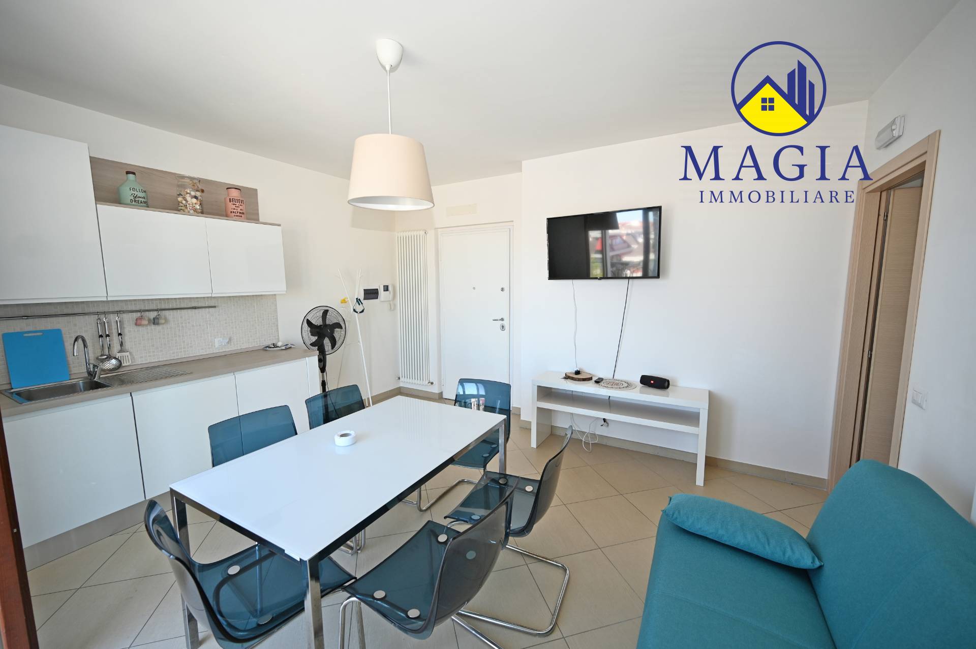 Appartamento in vendita a Martinsicuro, Zona Mare