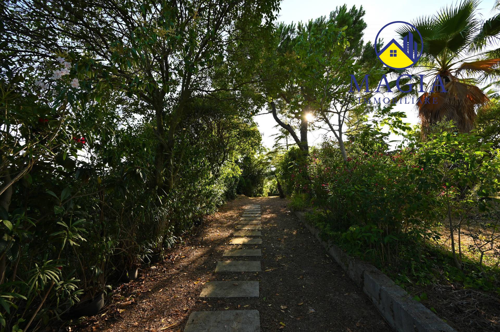 Rustico/Casale in vendita a Colonnella
