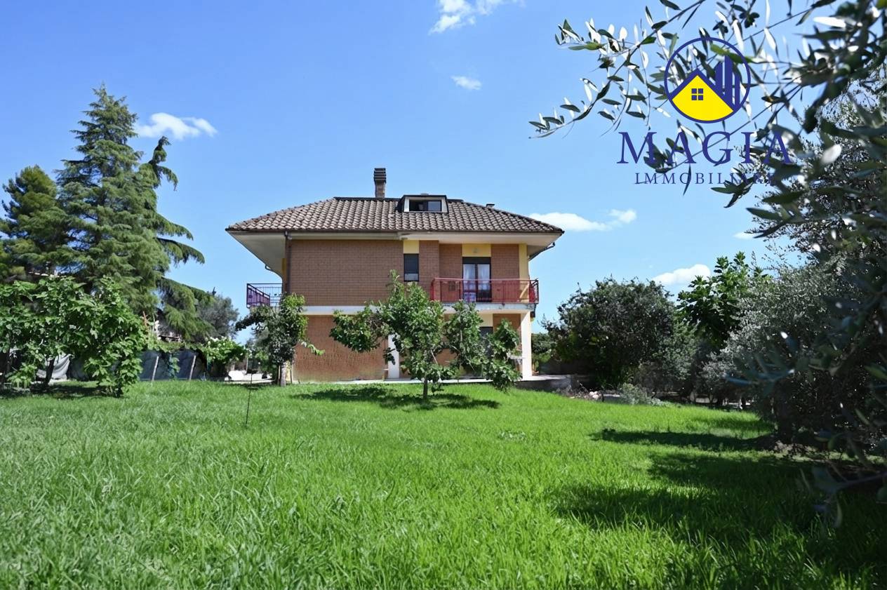 Villa in vendita a Ascoli Piceno, Campolungo