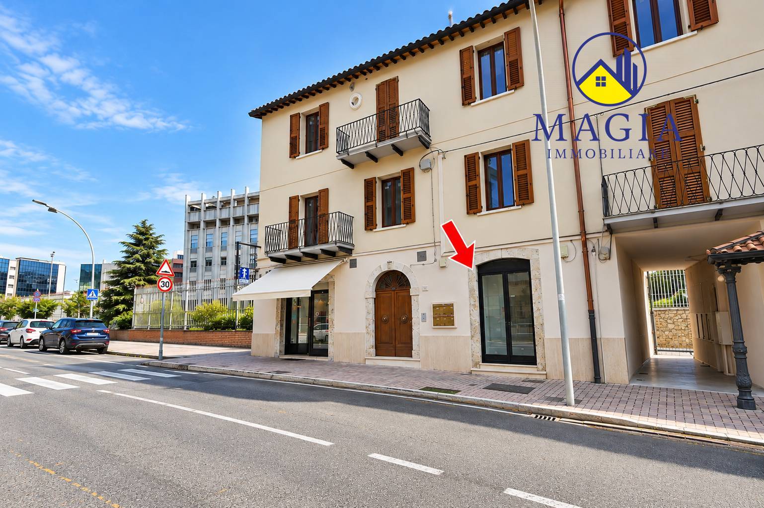 Locale commerciale in vendita a Ascoli Piceno, Porta Maggiore