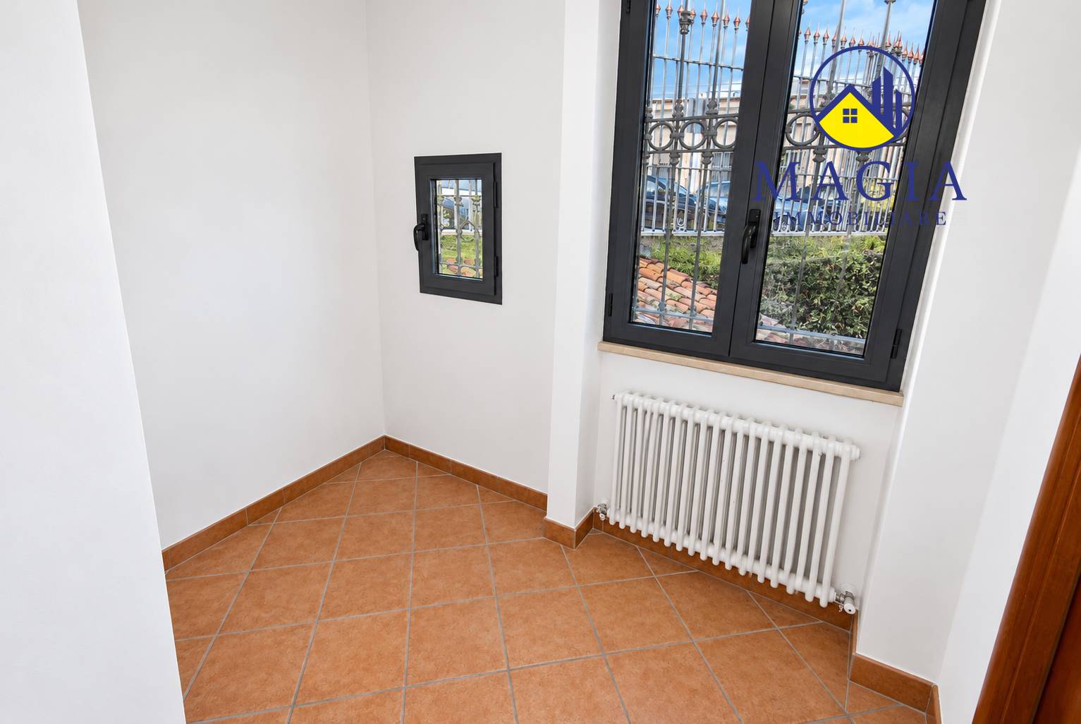 Locale commerciale in vendita a Ascoli Piceno, Porta Maggiore