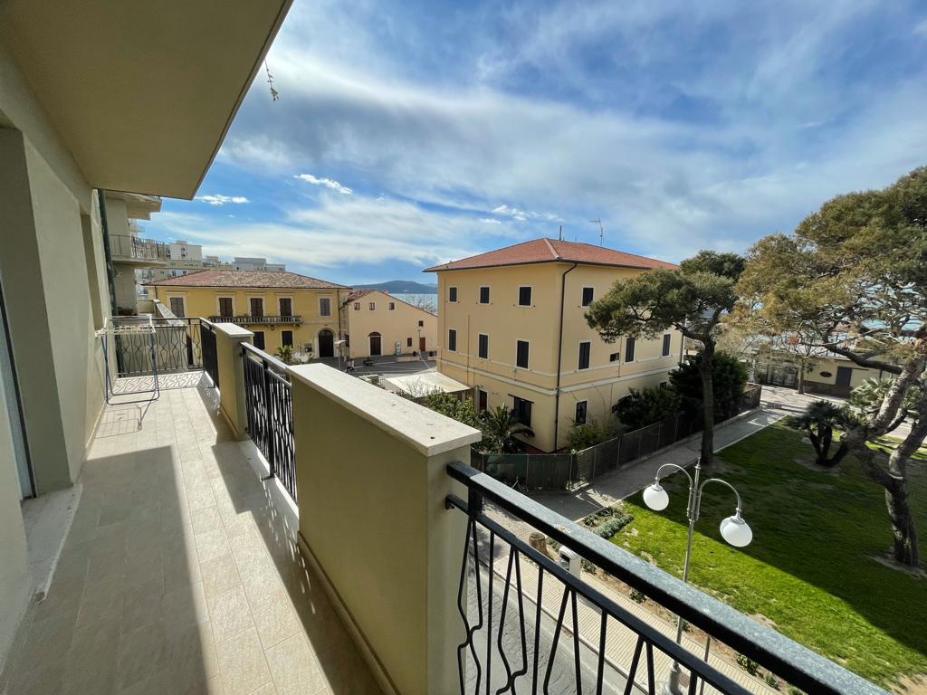 Casa vacanza 5 Locali o pi arredata in affitto in via fratti, Follonica