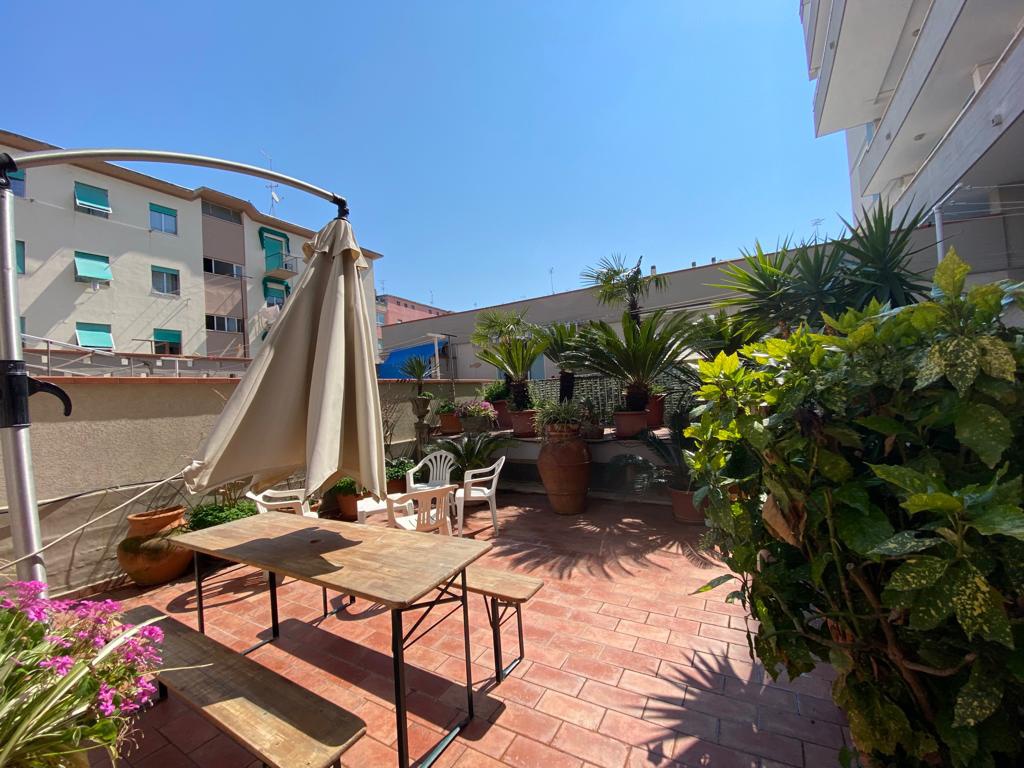 Casa vacanza 4 Locali arredata in affitto in via leon cavallo, Follonica