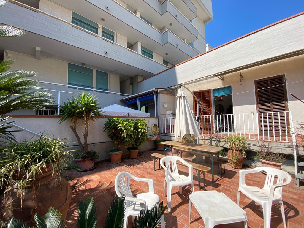 Casa vacanza 4 Locali arredata in affitto in via leon cavallo, Follonica