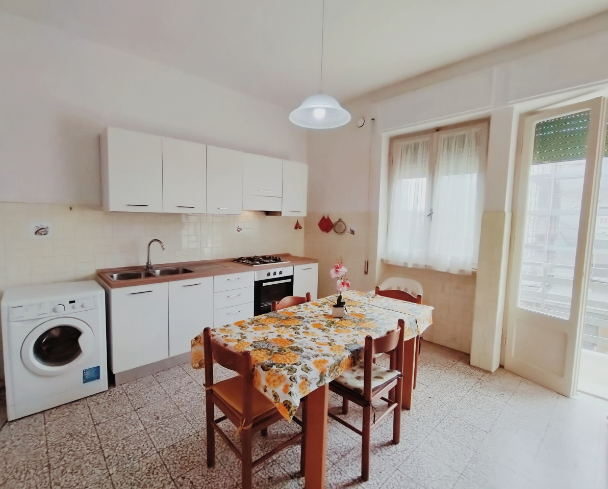 Casa vacanza 5 Locali o pi arredata in affitto in via litoranea, Follonica