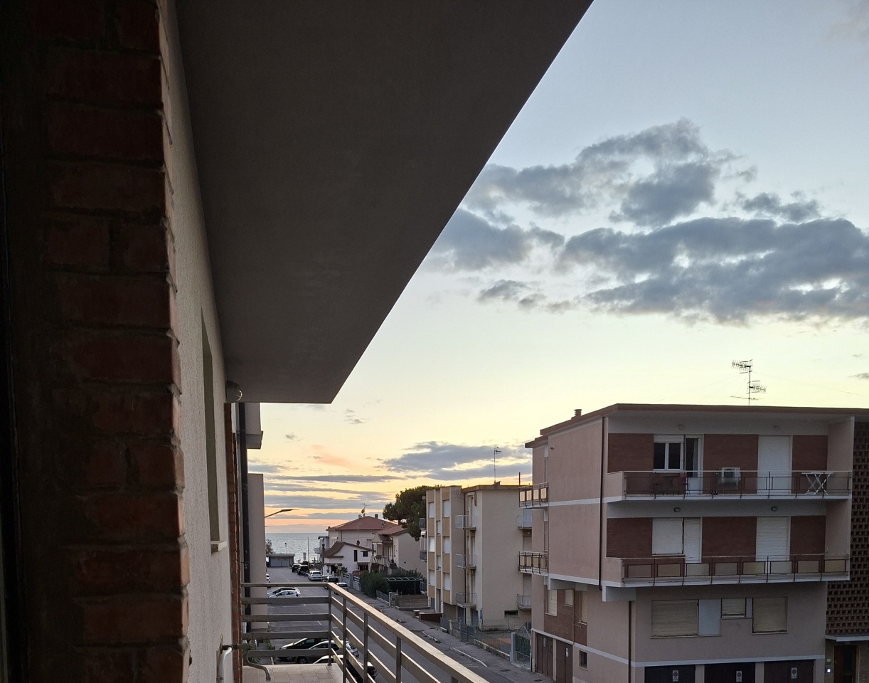 Bilocale con terrazzo in via litoranea 202, Follonica