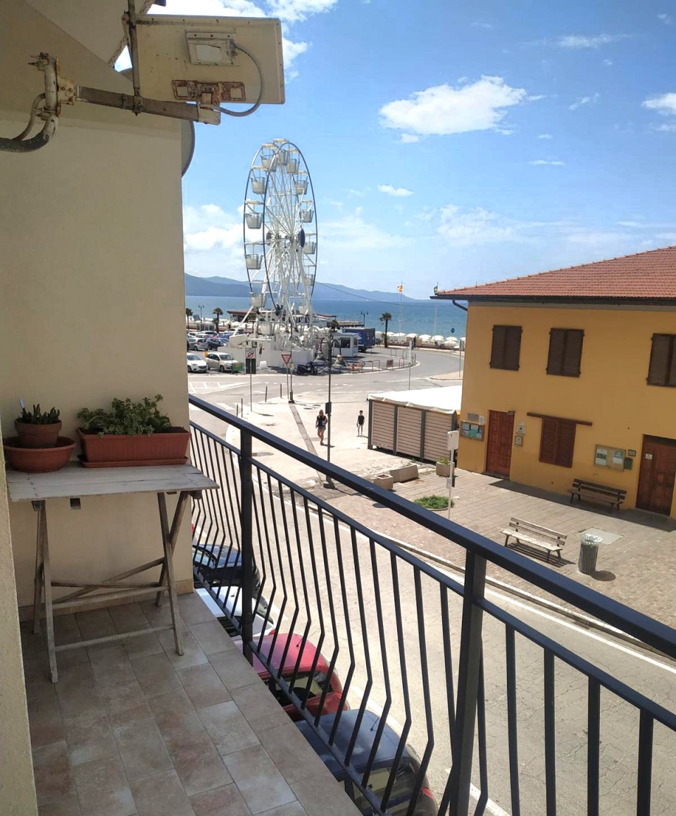 Quadrilocale vista mare in via roma, Follonica
