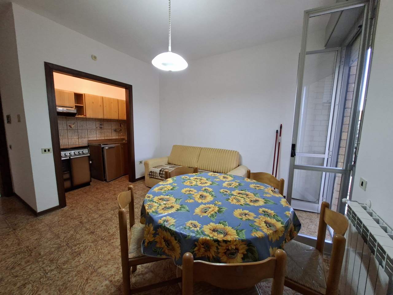 Bilocale con terrazzo in via dei pini, Follonica