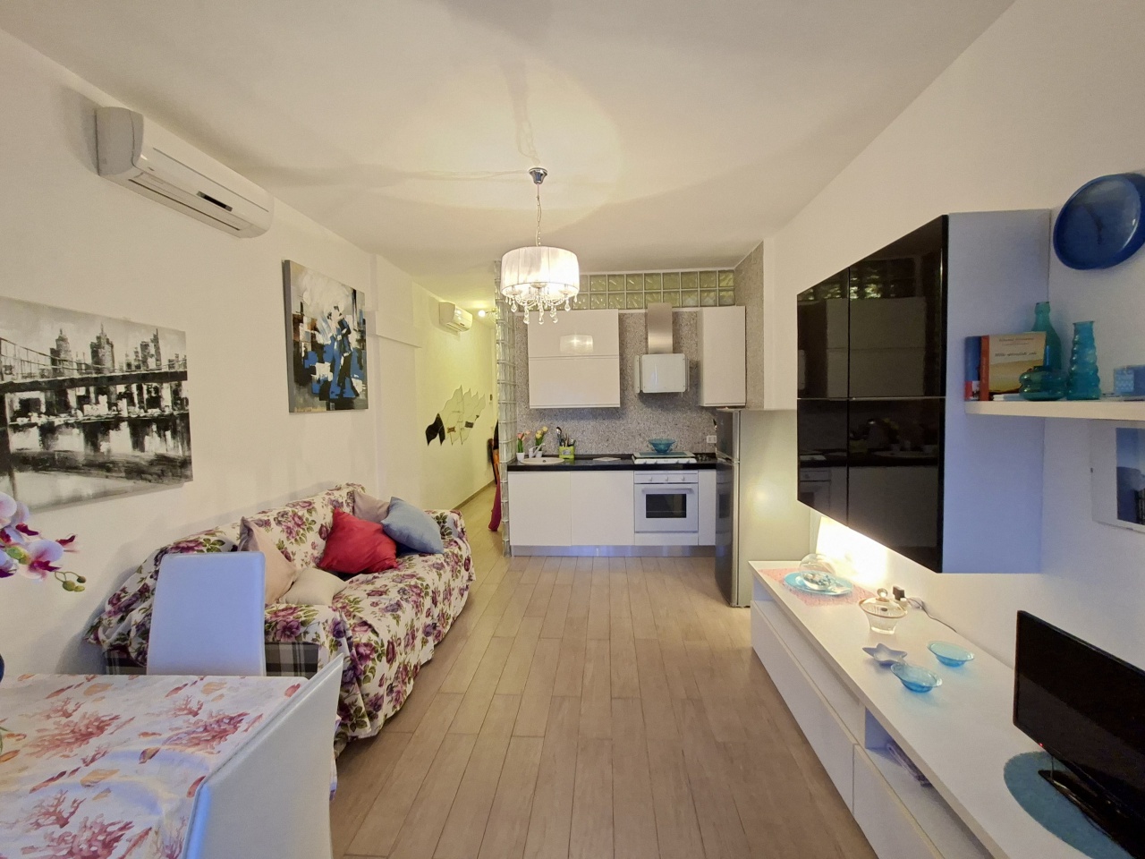 Bilocale arredato in affitto in via litoranea, Follonica