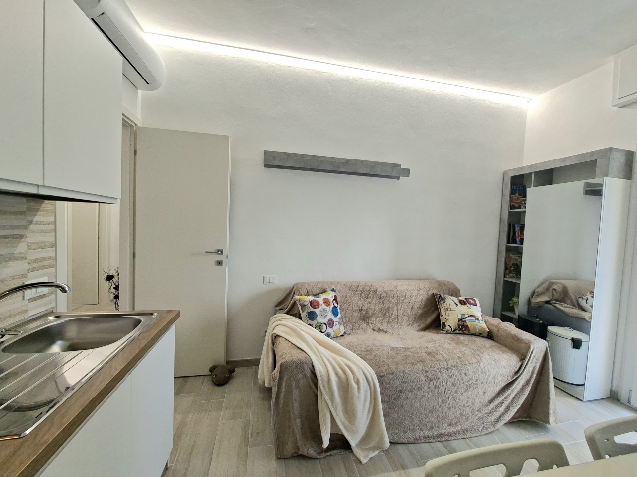 Trilocale arredato in affitto in via lago trasimento, Follonica