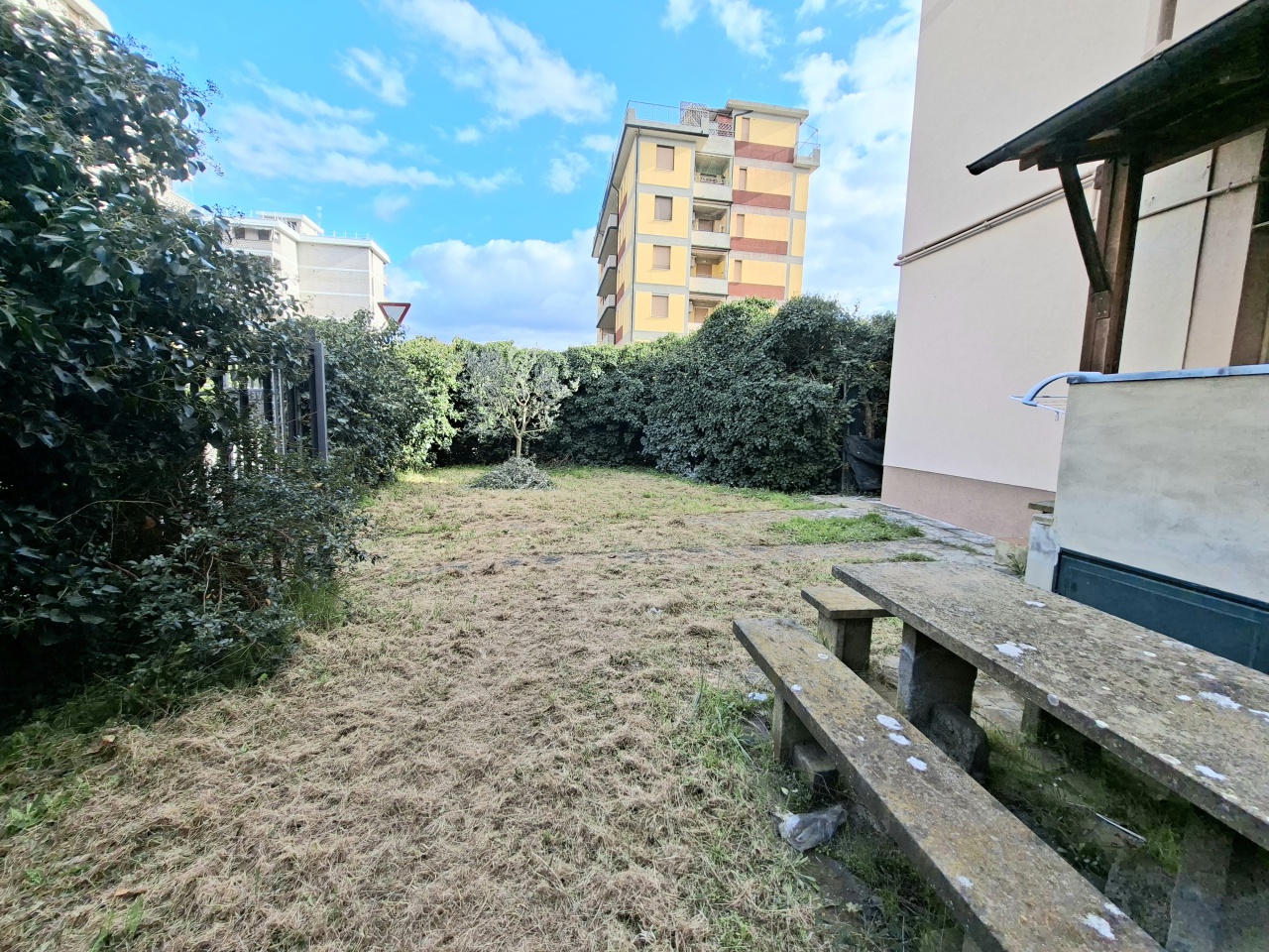 Trilocale con giardino in via lago di lugano, Follonica