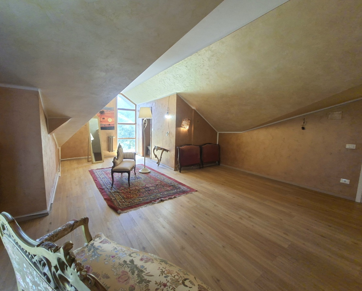 Villa con terrazzo in via dell'albatro, Follonica