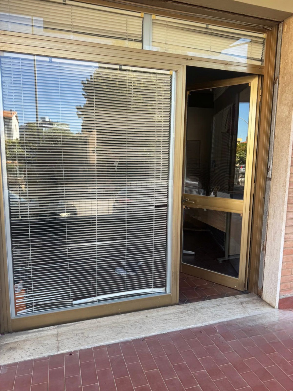Attivit� commerciale in vendita in via boccaccio, Follonica