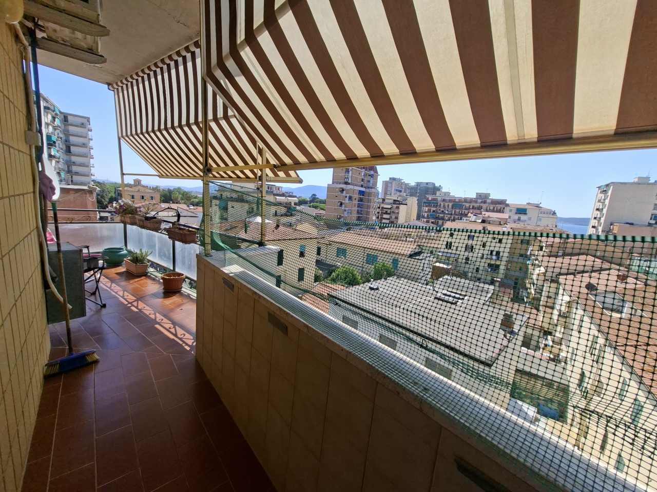Quadrilocale vista mare in via giacomelli, Follonica
