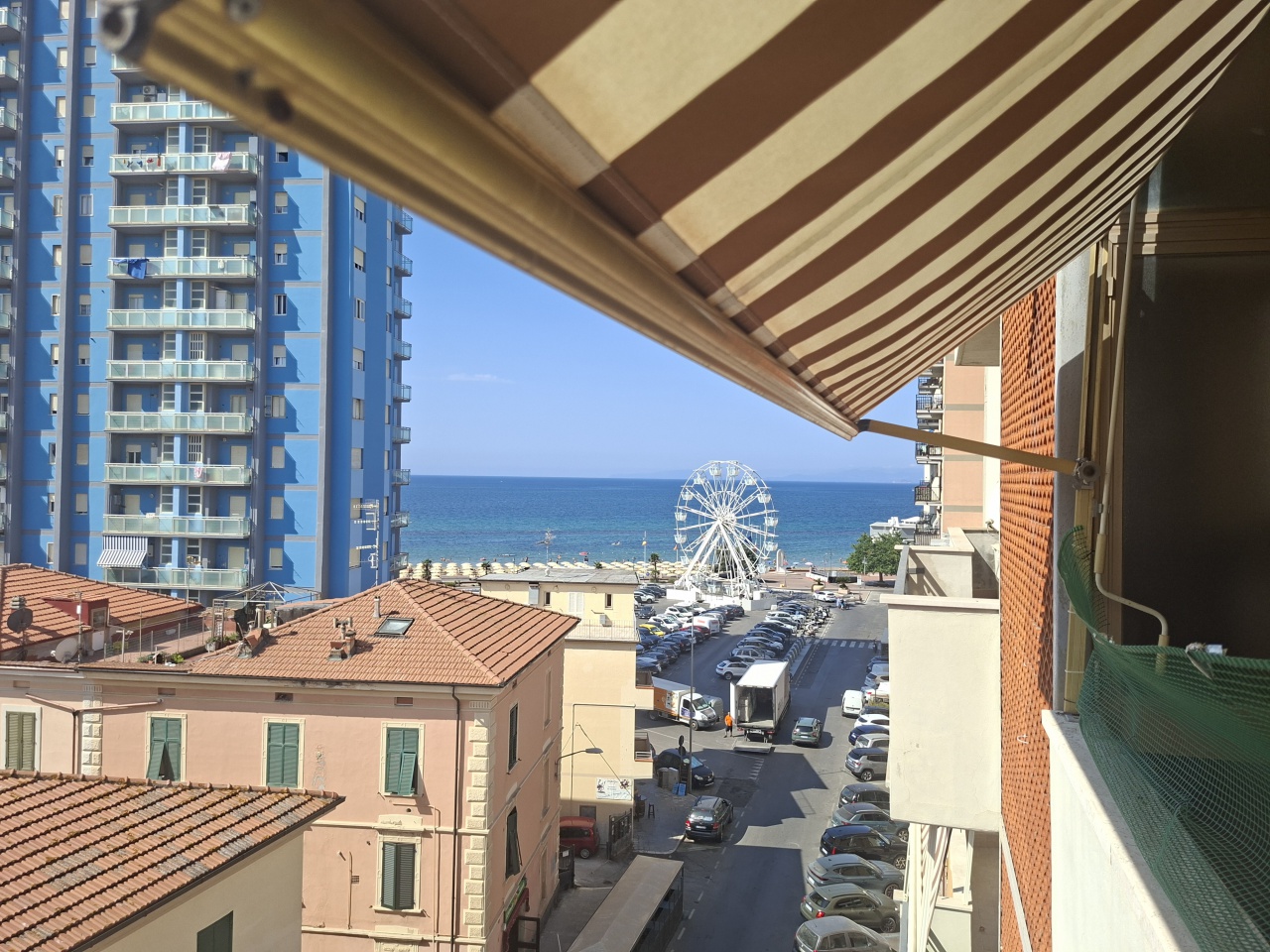 Quadrilocale vista mare in via giacomelli, Follonica
