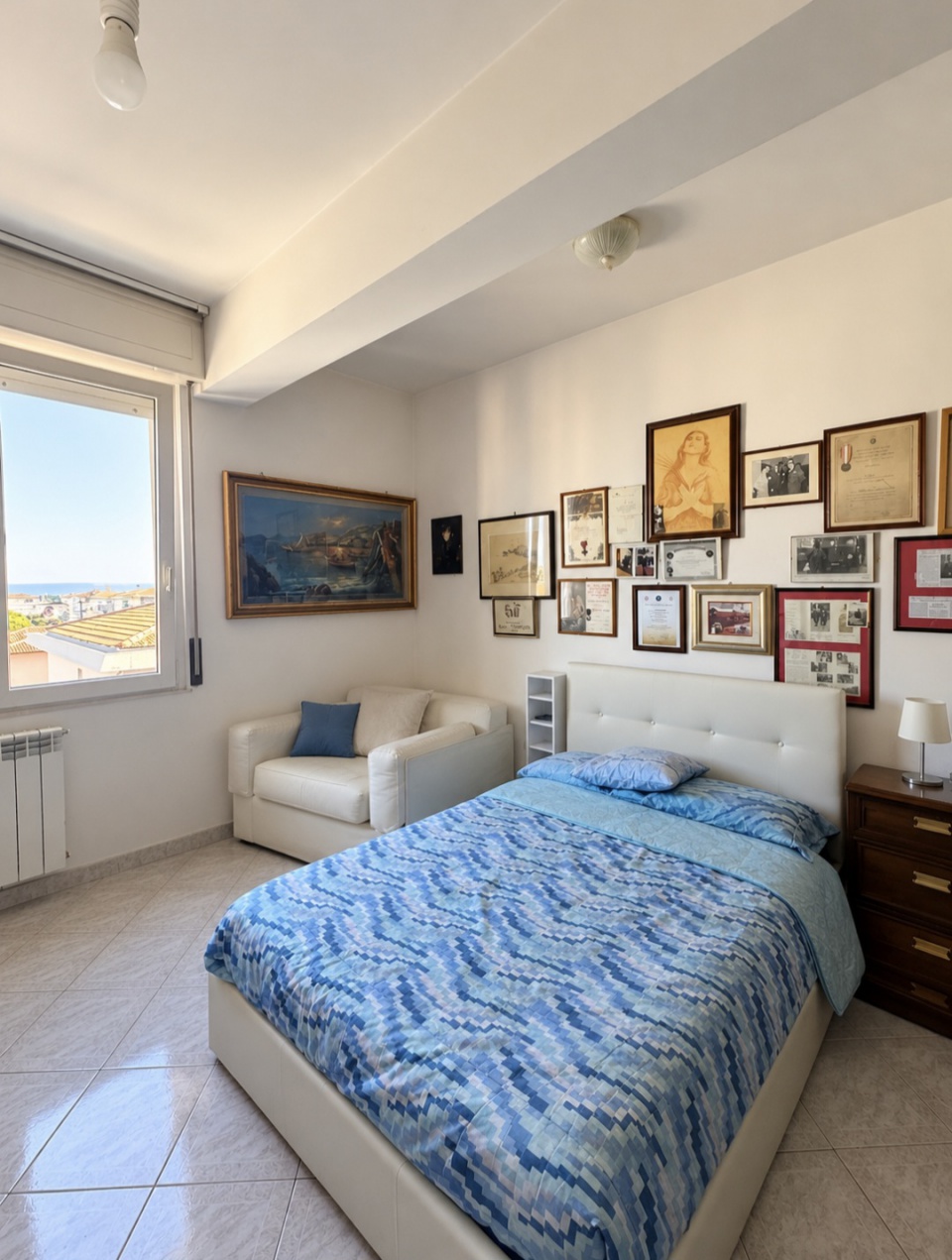 Appartamento con terrazzo in vi campania, Follonica