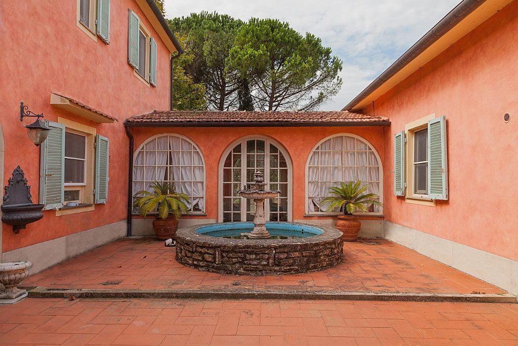 Villa con giardino a Fauglia