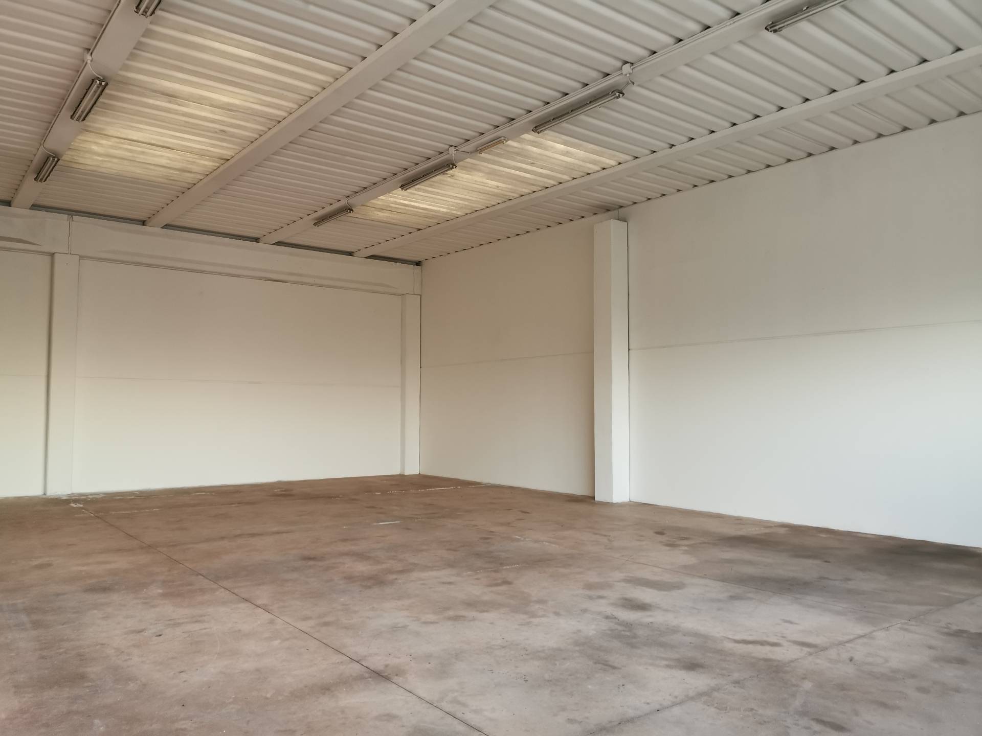 Capannone in affitto a Casier