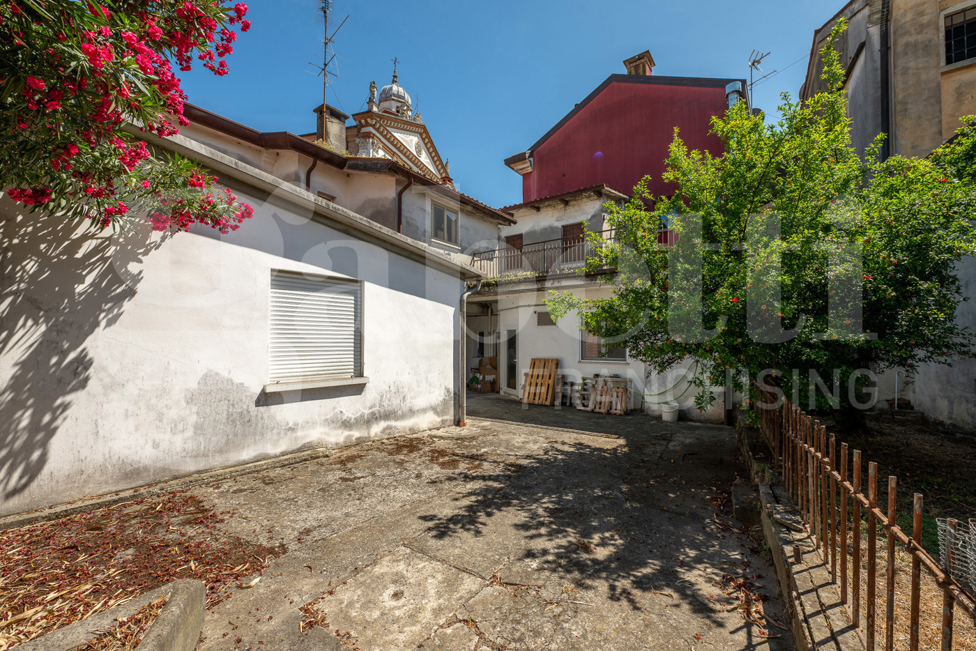 Stabile/Palazzo in vendita a Tribano